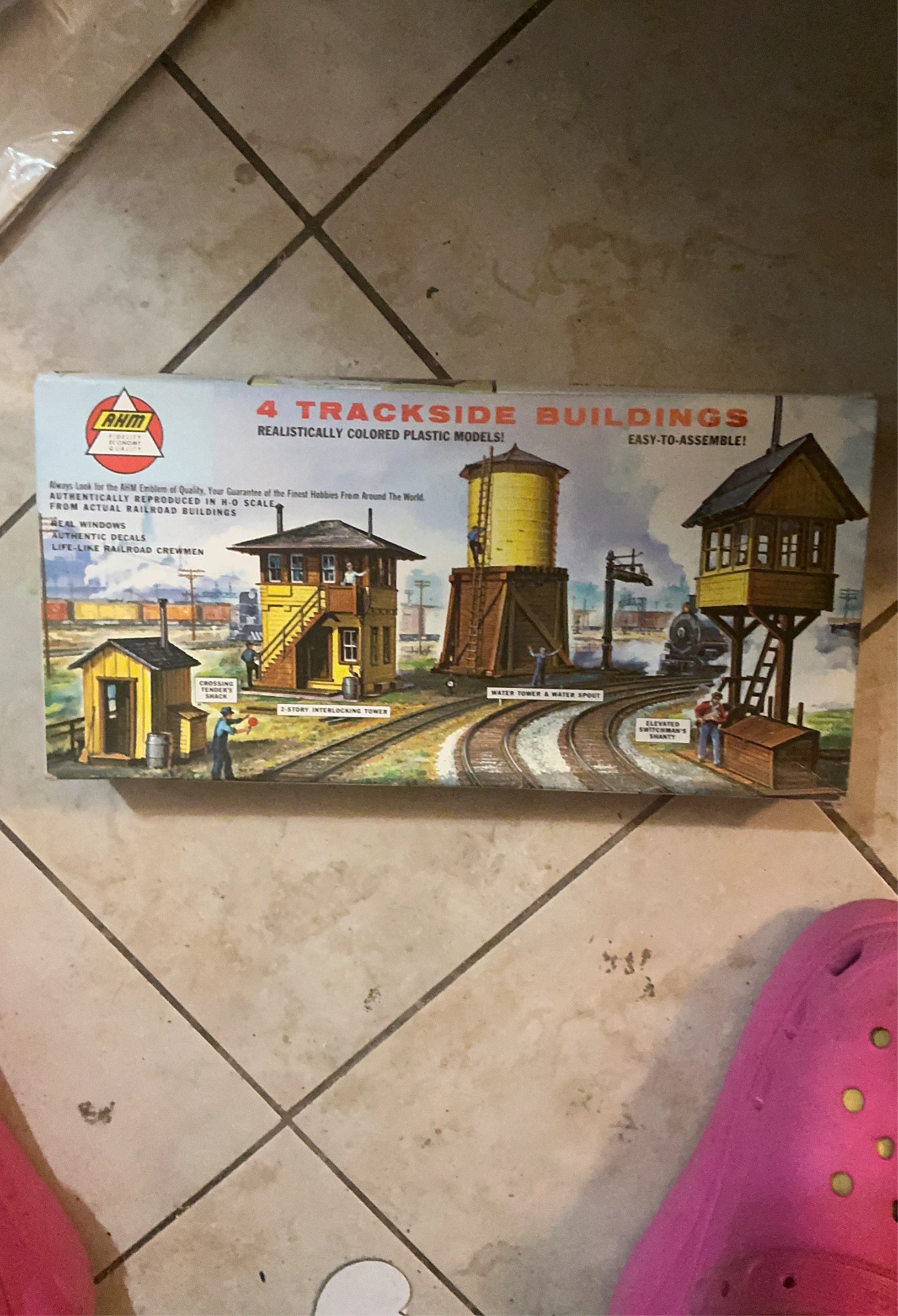 AHM 4 Trackside Buildings HO Scale Plastic Model Kit