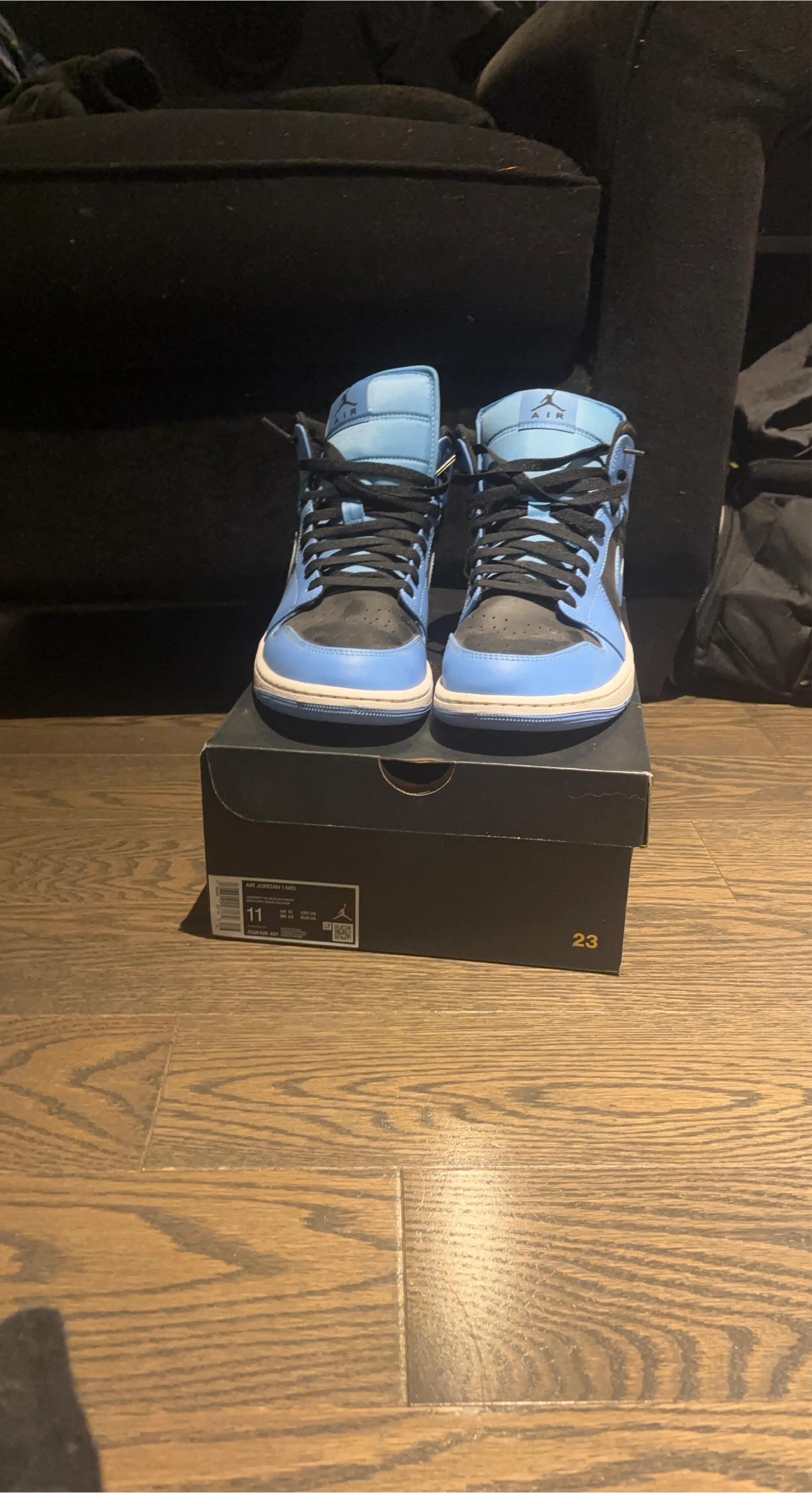 Air Jordan 1 Mid SE