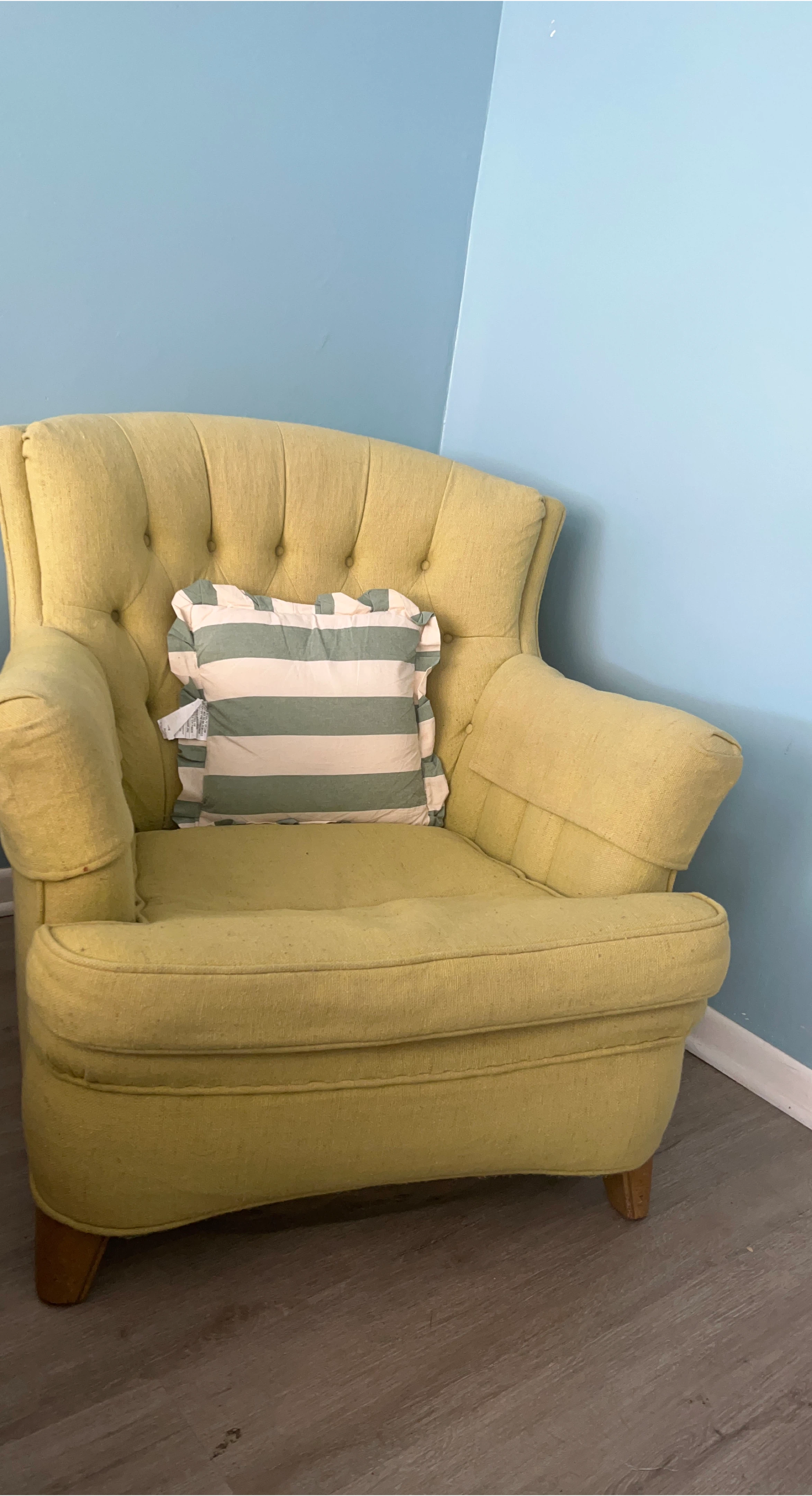 Yellow Upholstered Accent Chair with Tufted Back