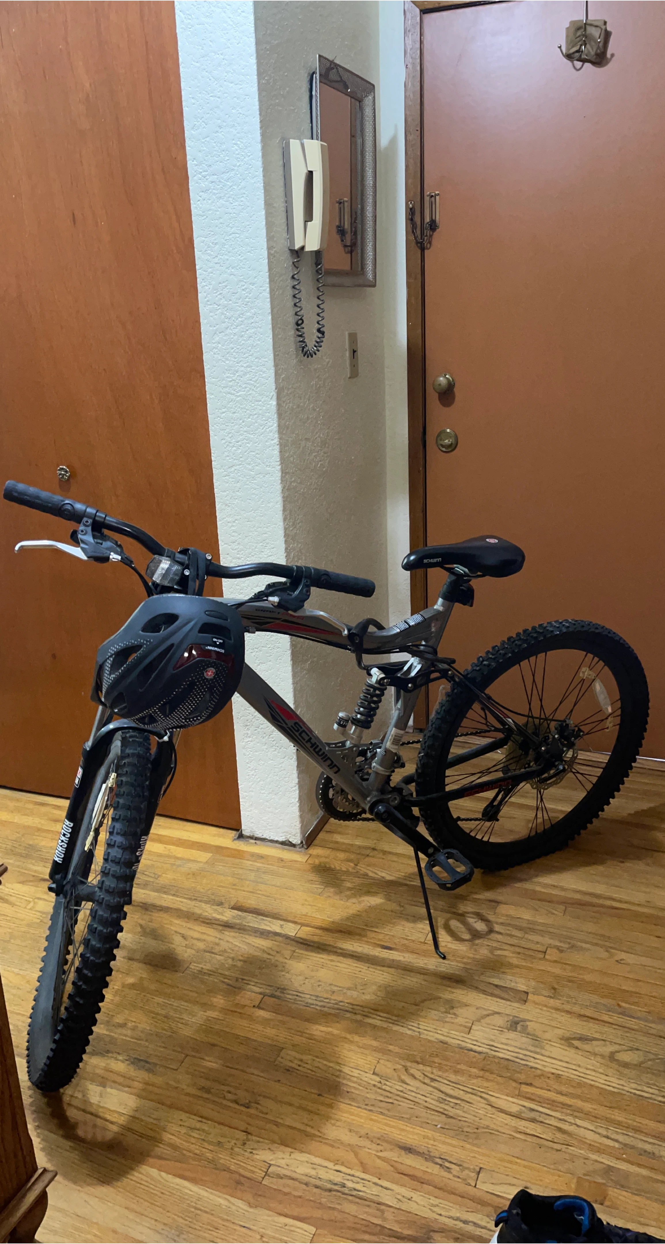 Schwinn Graft Pro Full Suspension Mountain Bike