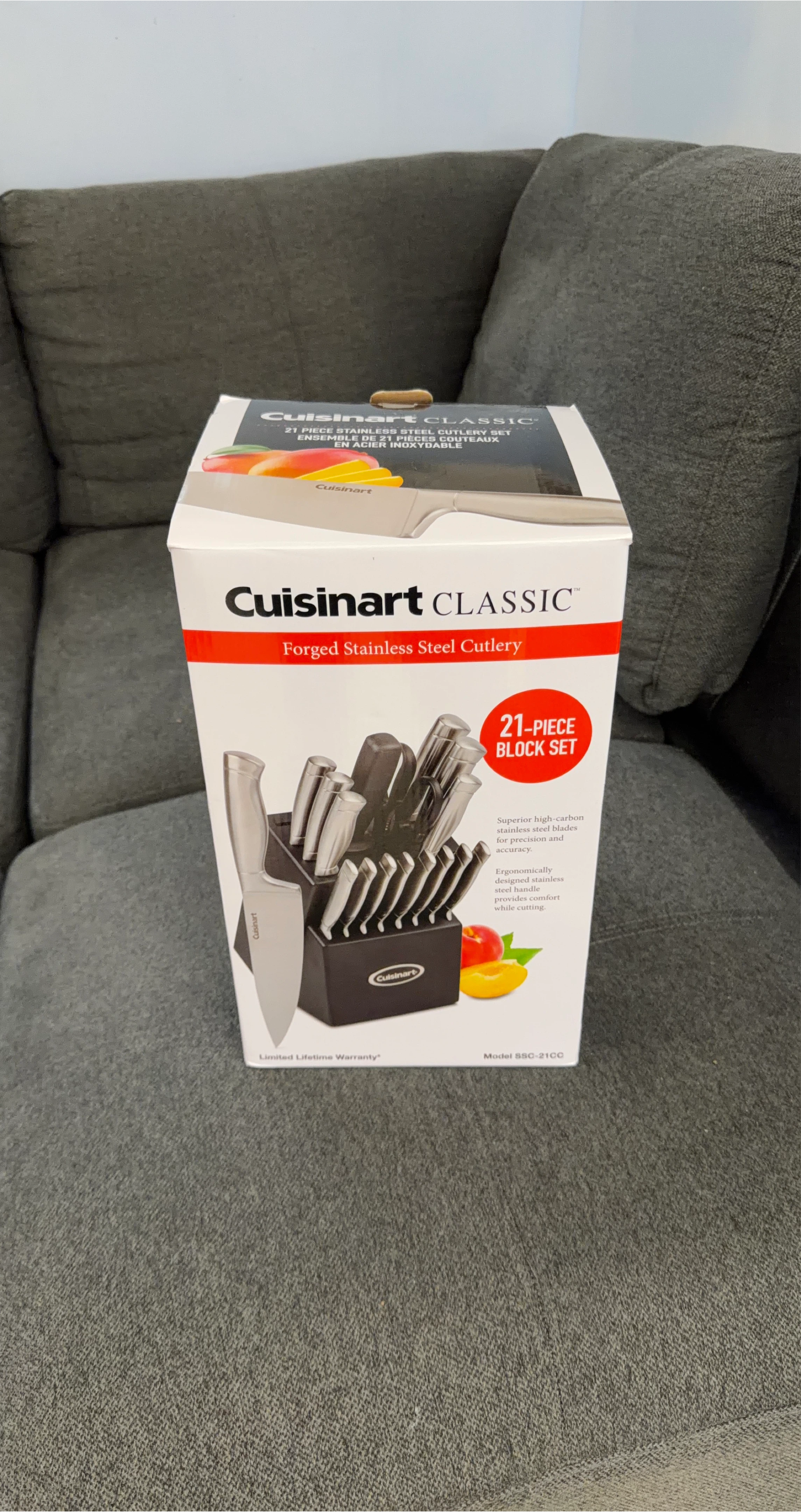 Cuisinart Classic 21 stainless knife.