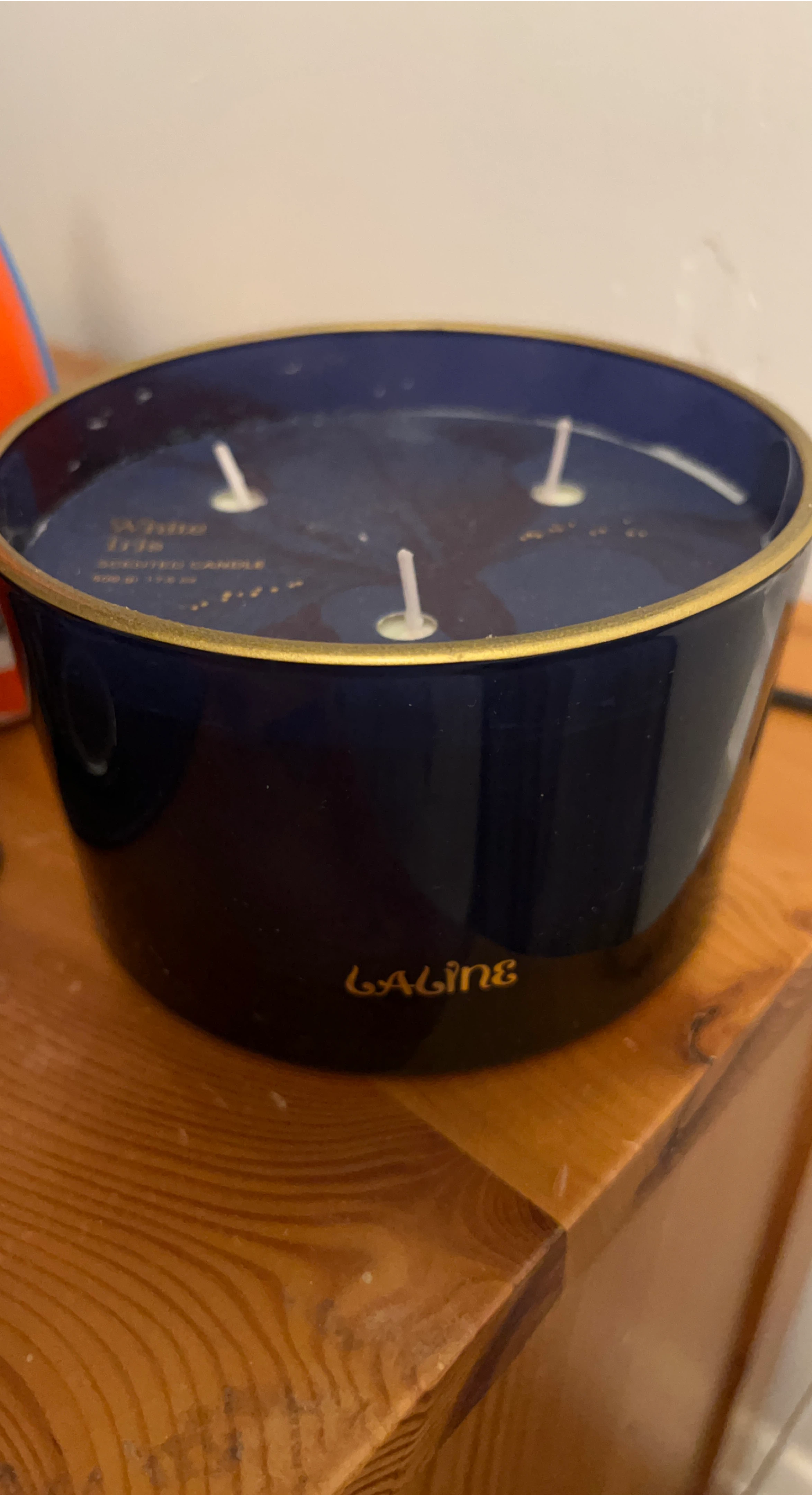 BRAND NEW 💙🩵Laline White Iris Scented Candle