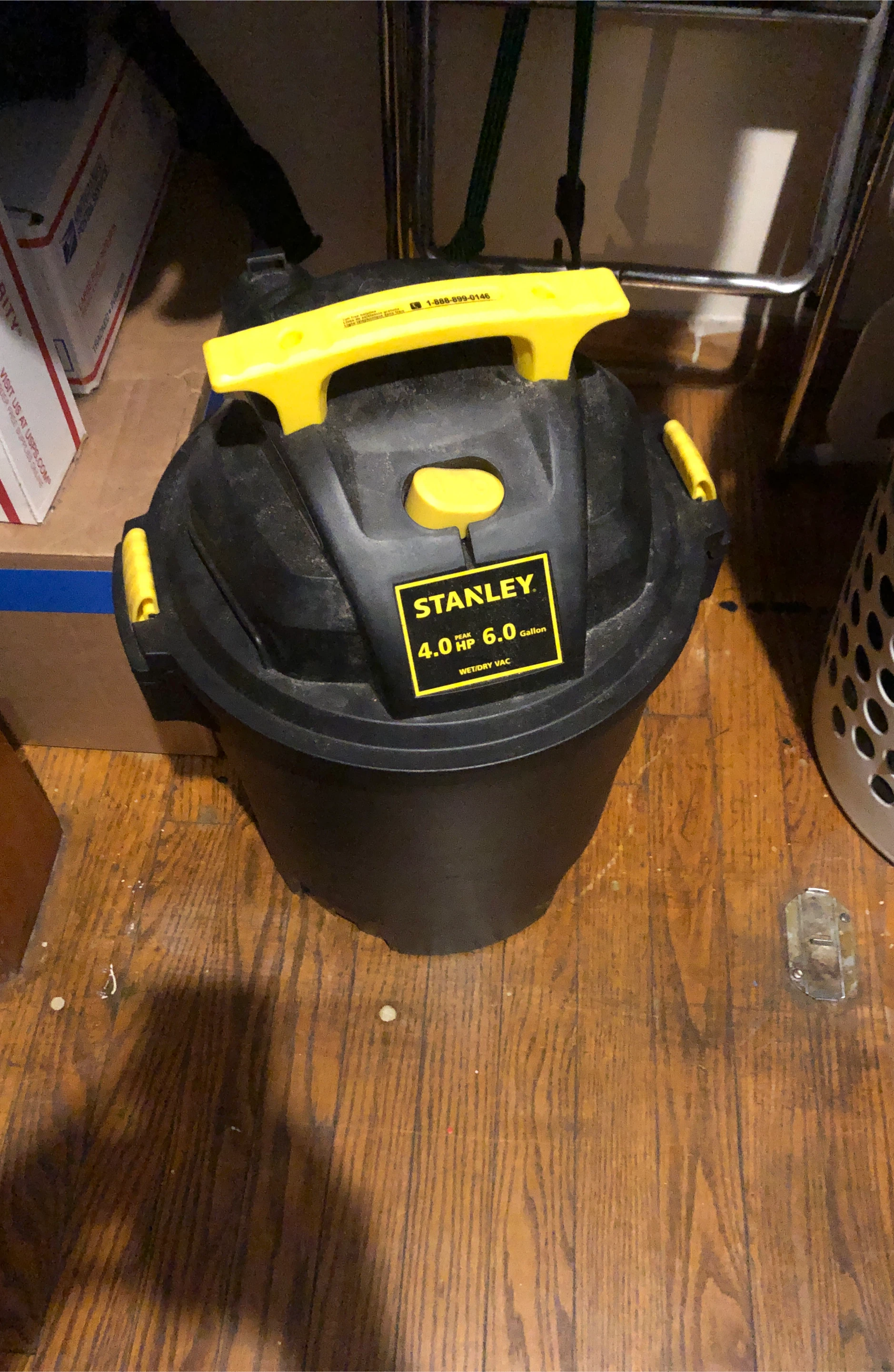 Stanley 4.0 HP 6.0 Gallon Wet/Dry Vac