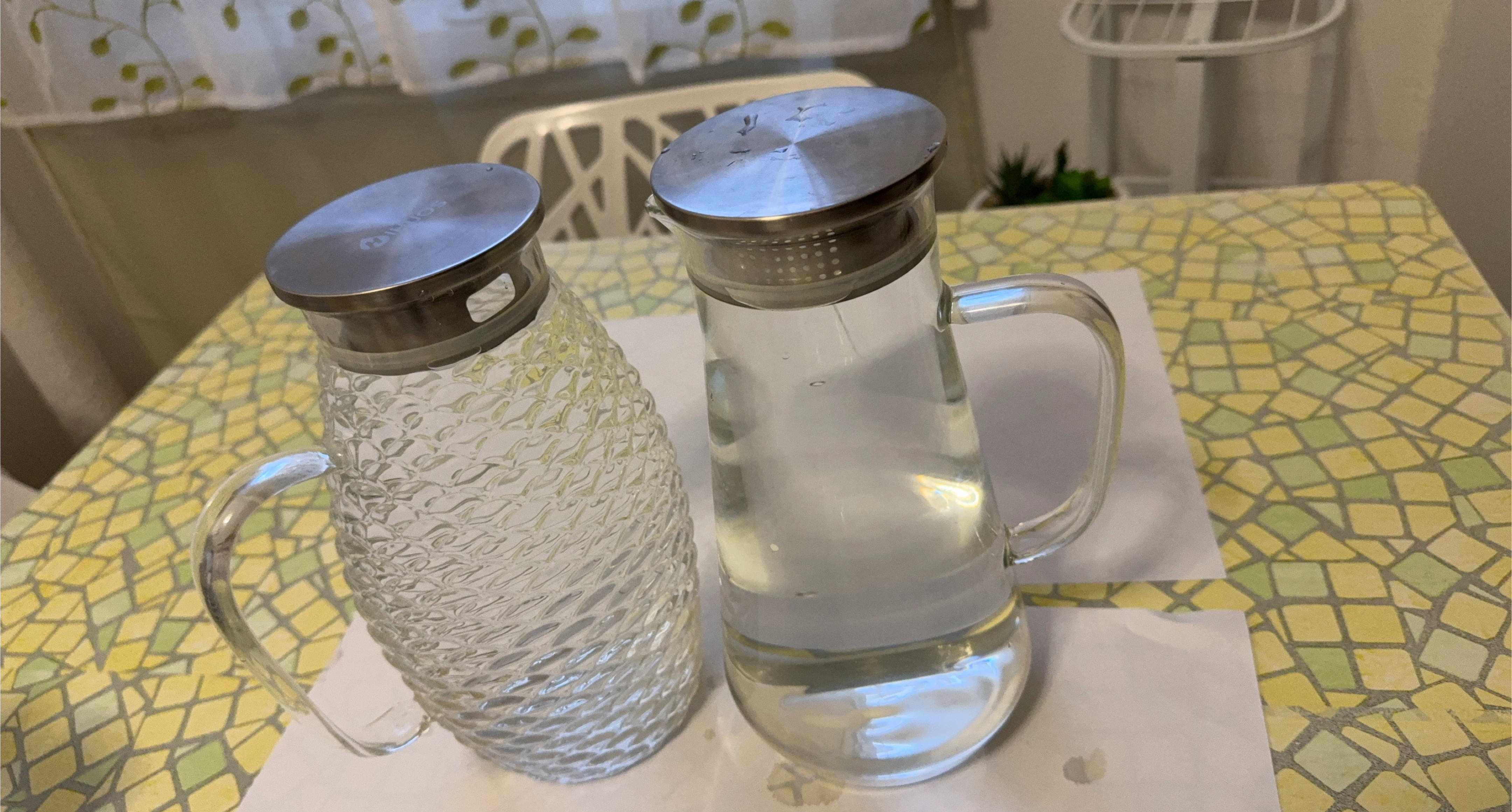 2 Glass Pitchers with Stainless Steel Lids