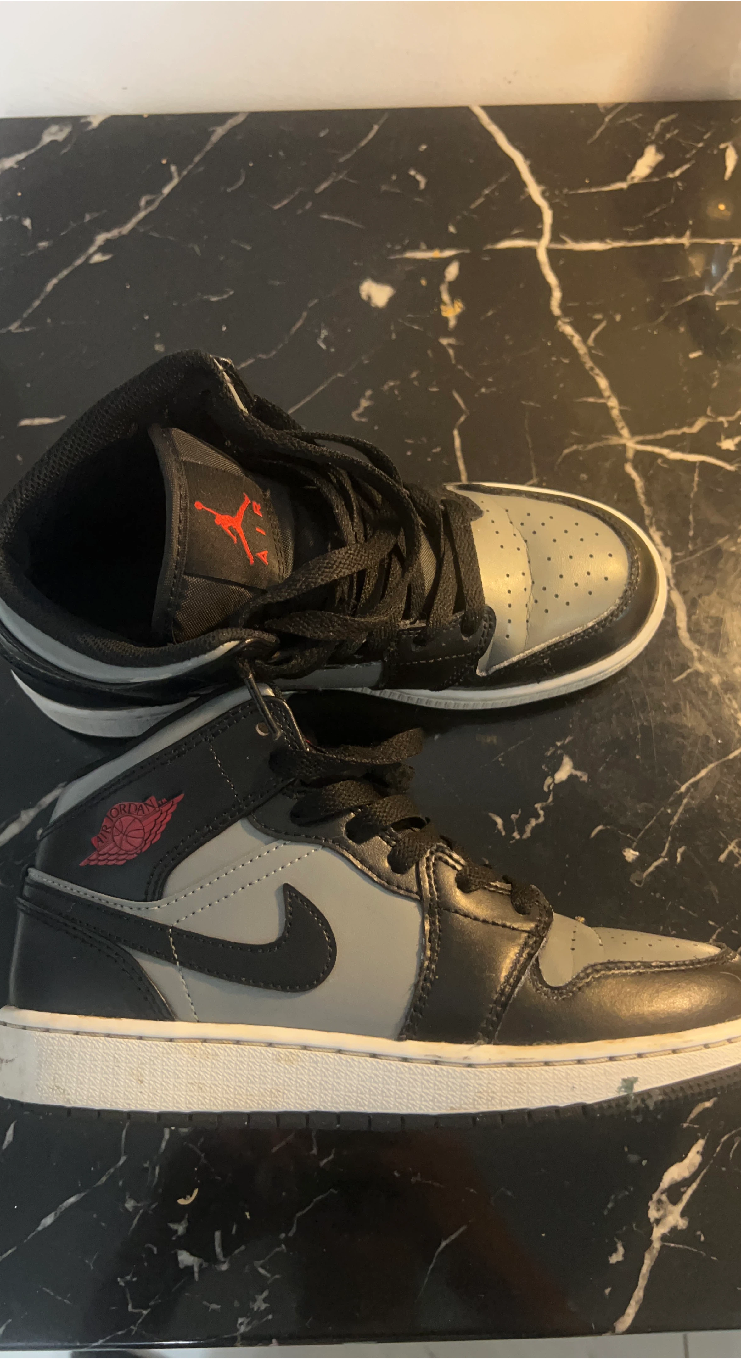 Air Jordan 1 Mid Sneakers