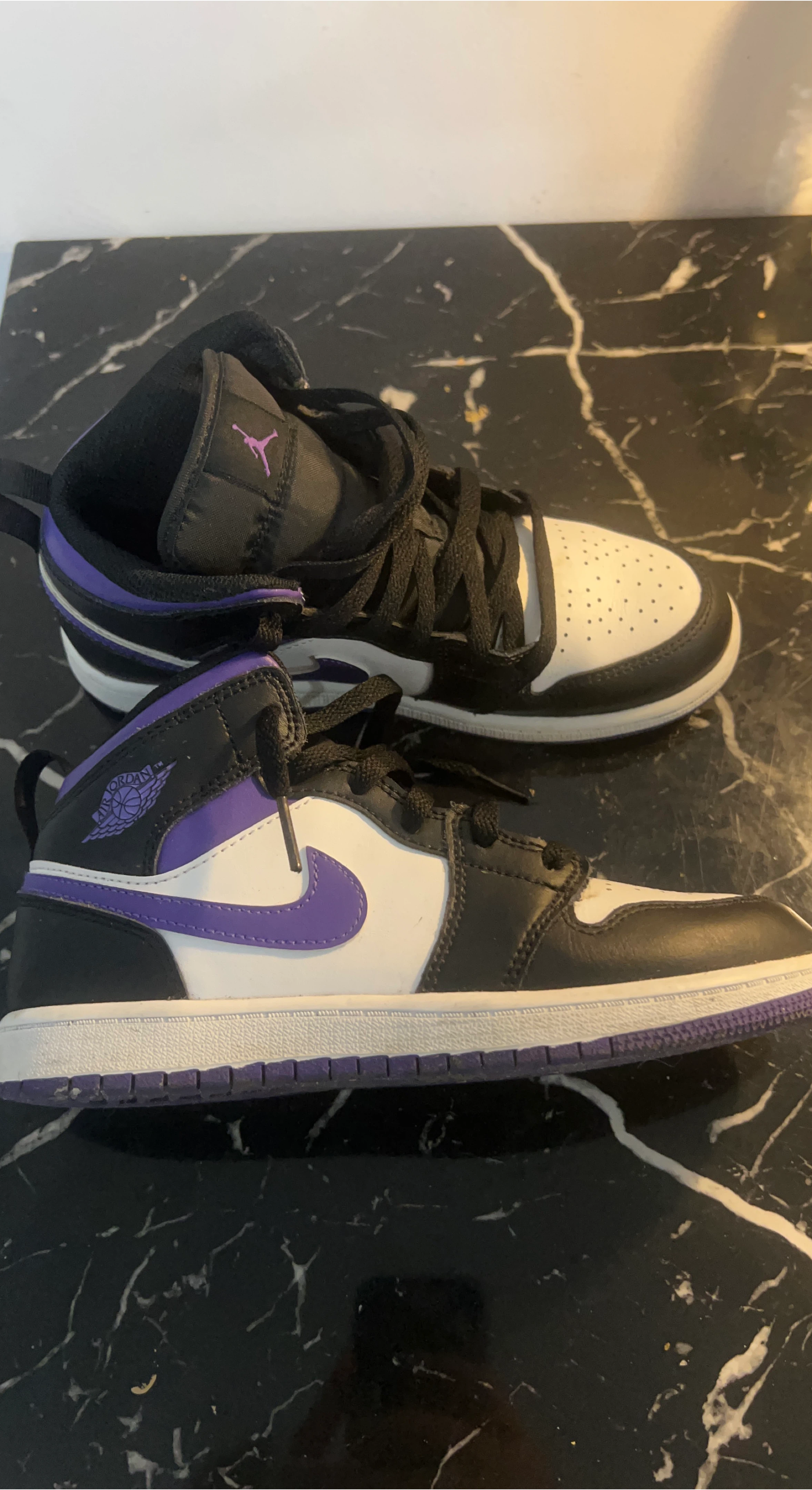 Air Jordan 1 Mid SE Shoes Black White Purple