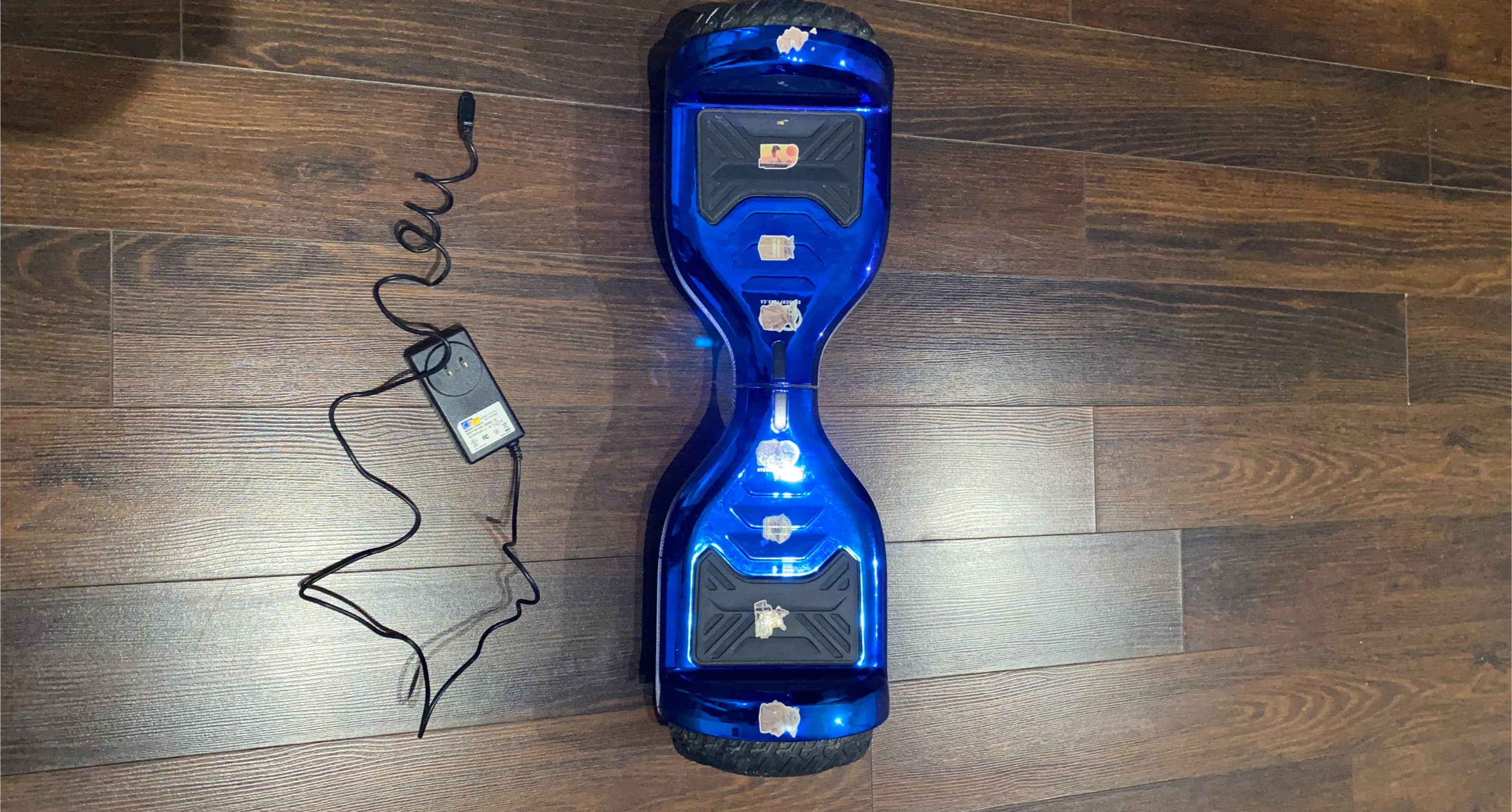 It doesn’t work. Blue Hoverboard with Charger