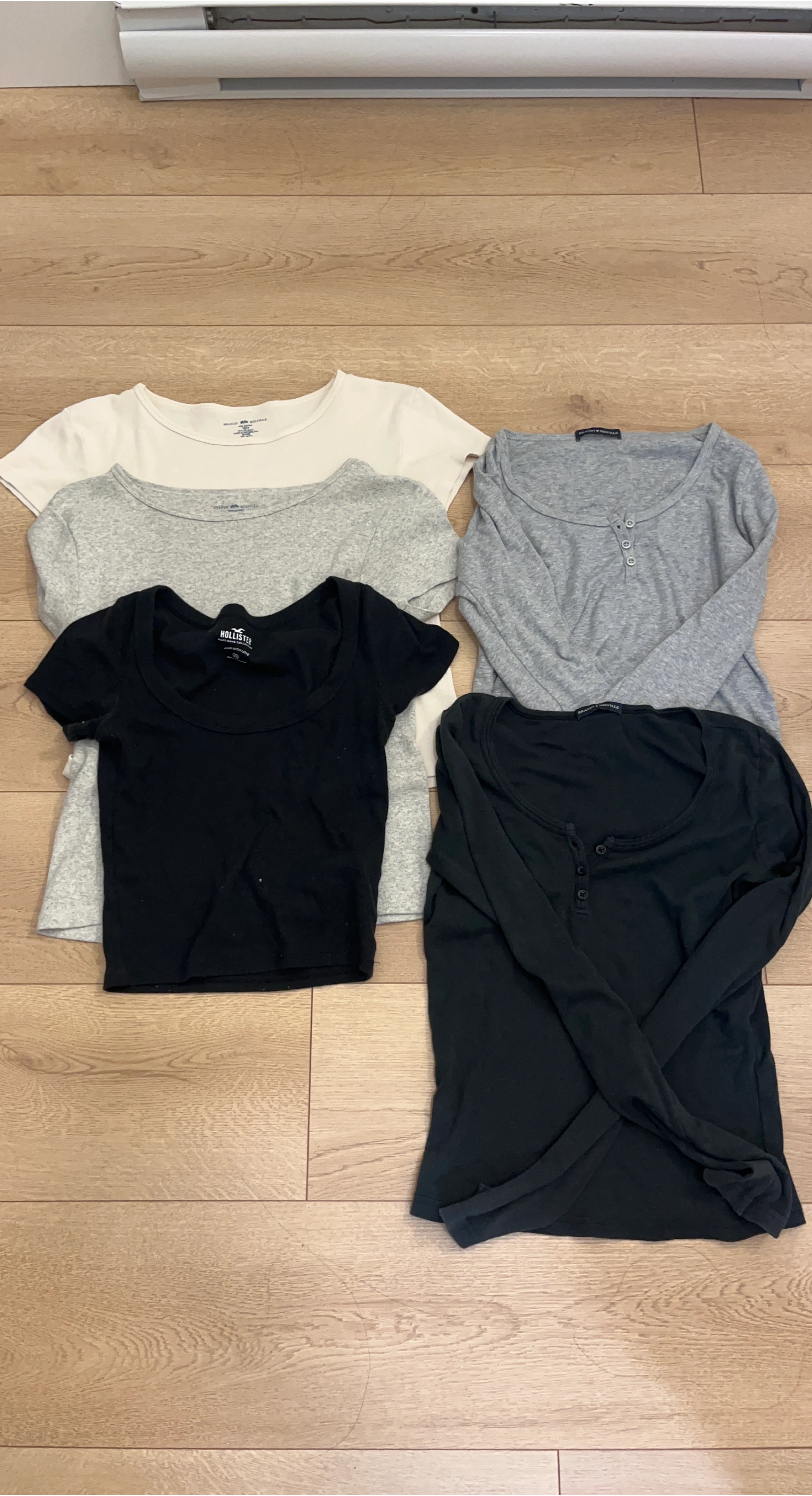 Brandy Melville & Hollister T-shirts Bundle