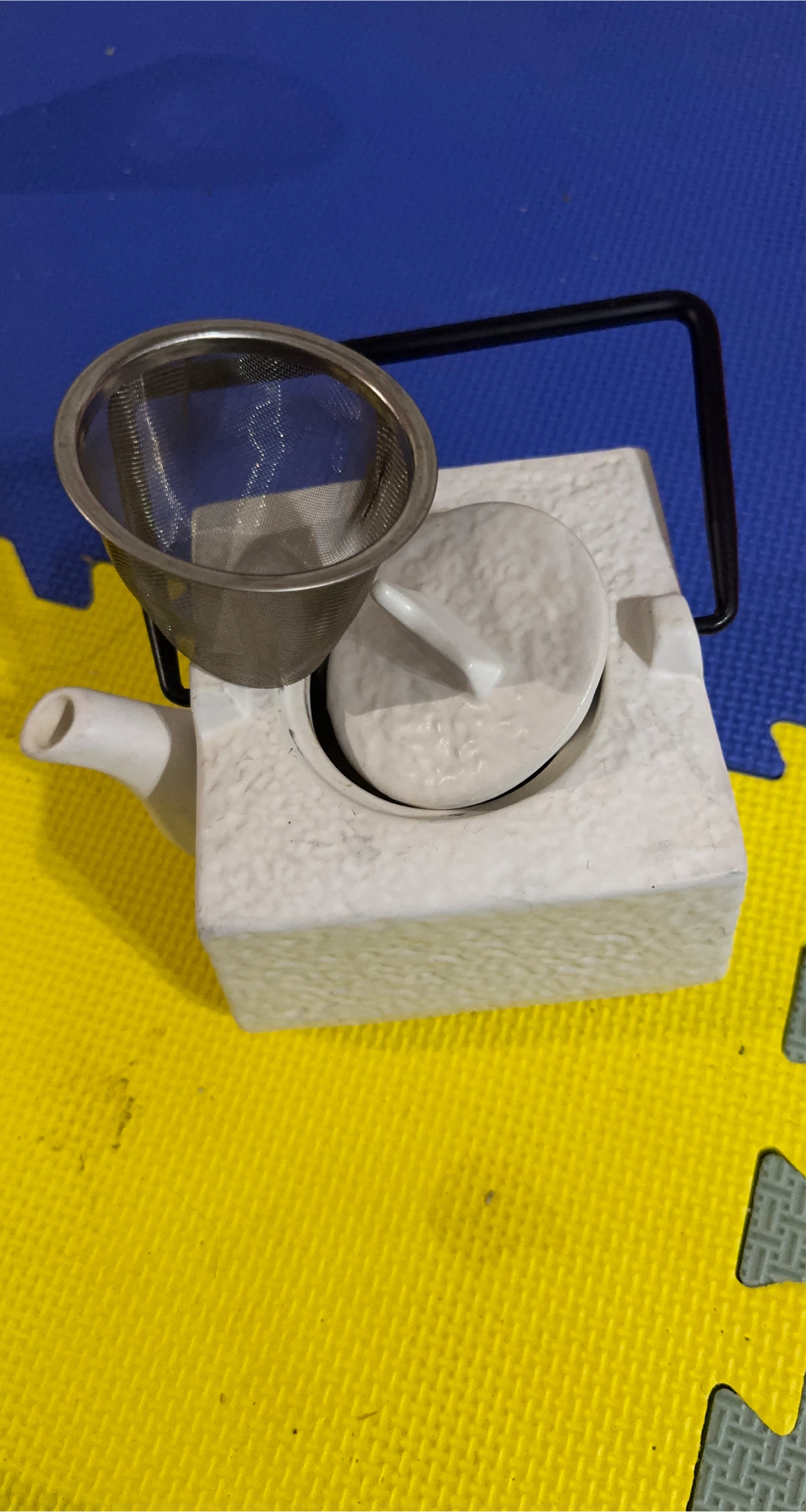White Ceramic Teapot with Infuser
