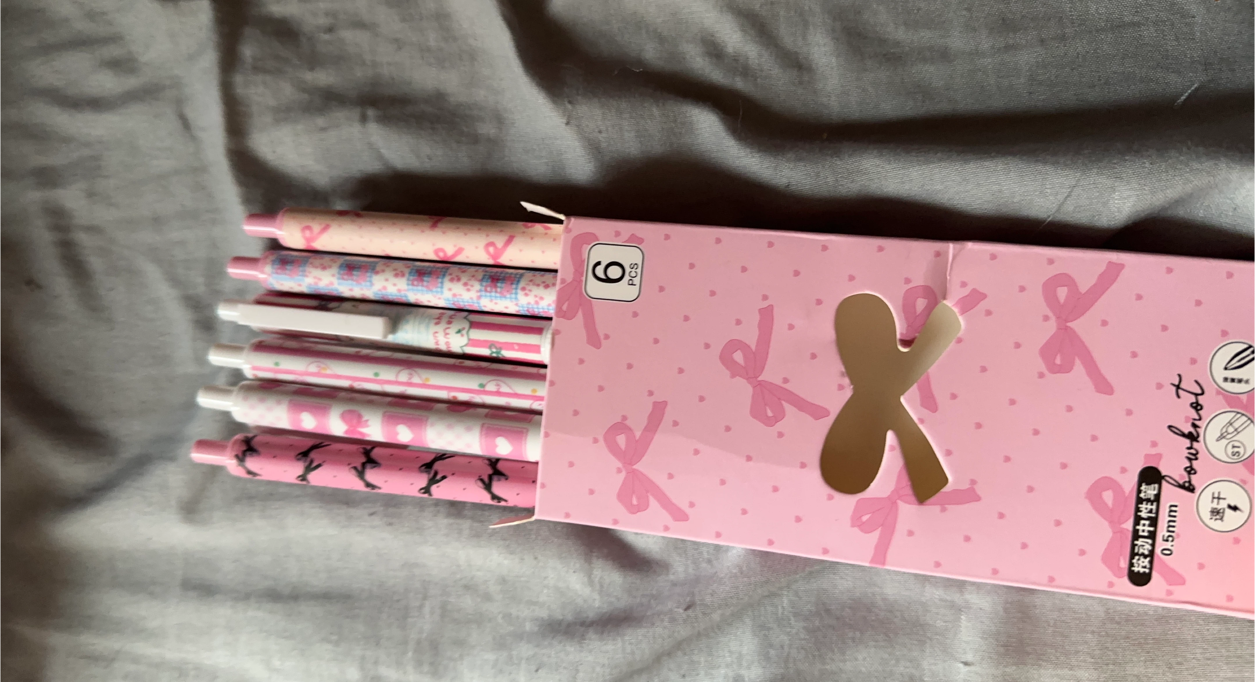 6 Piece Gel Pens with Bowknot Design