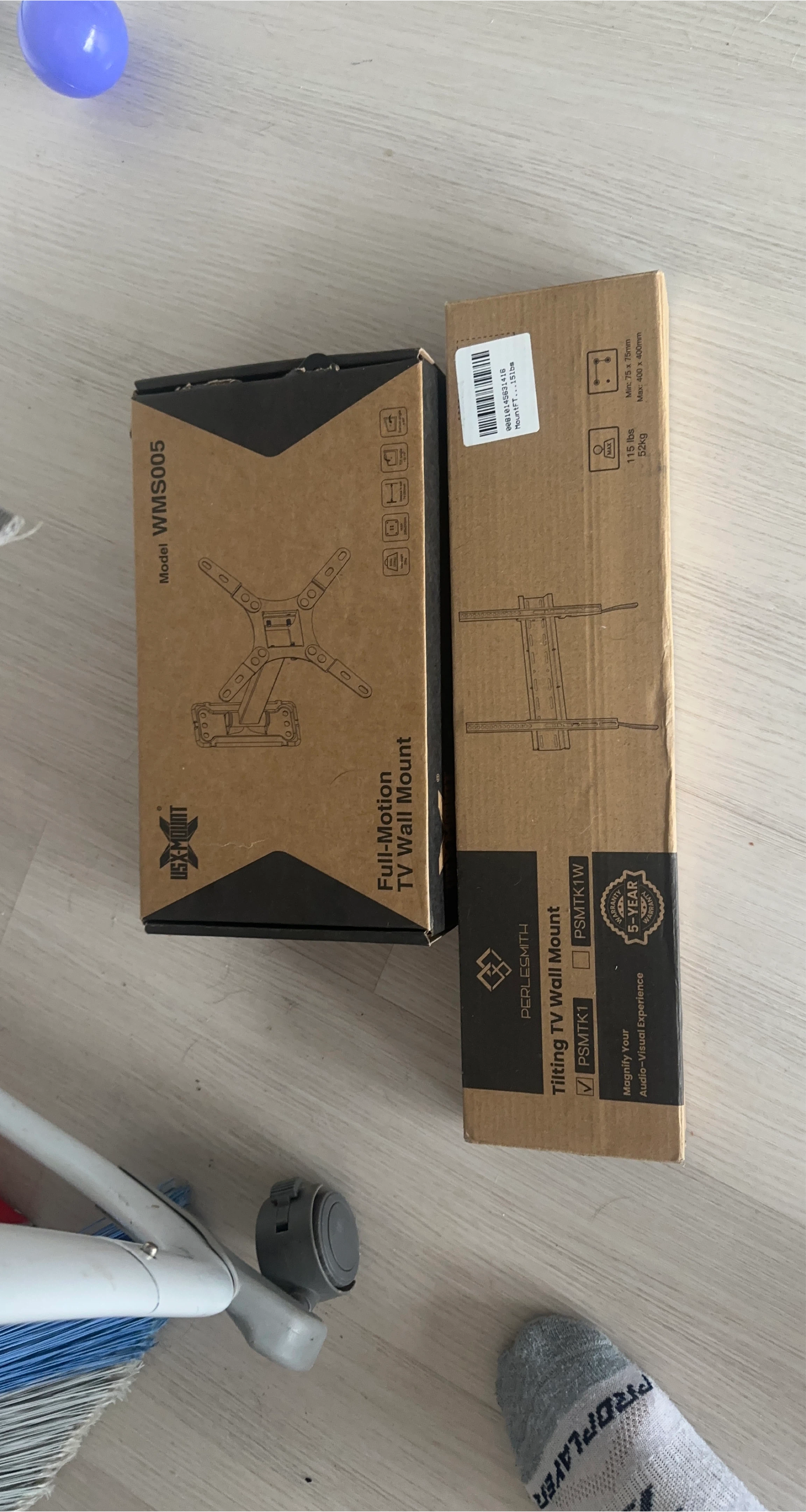 TV Wall Mount & Perlesmith Tilting TV Wall Mount