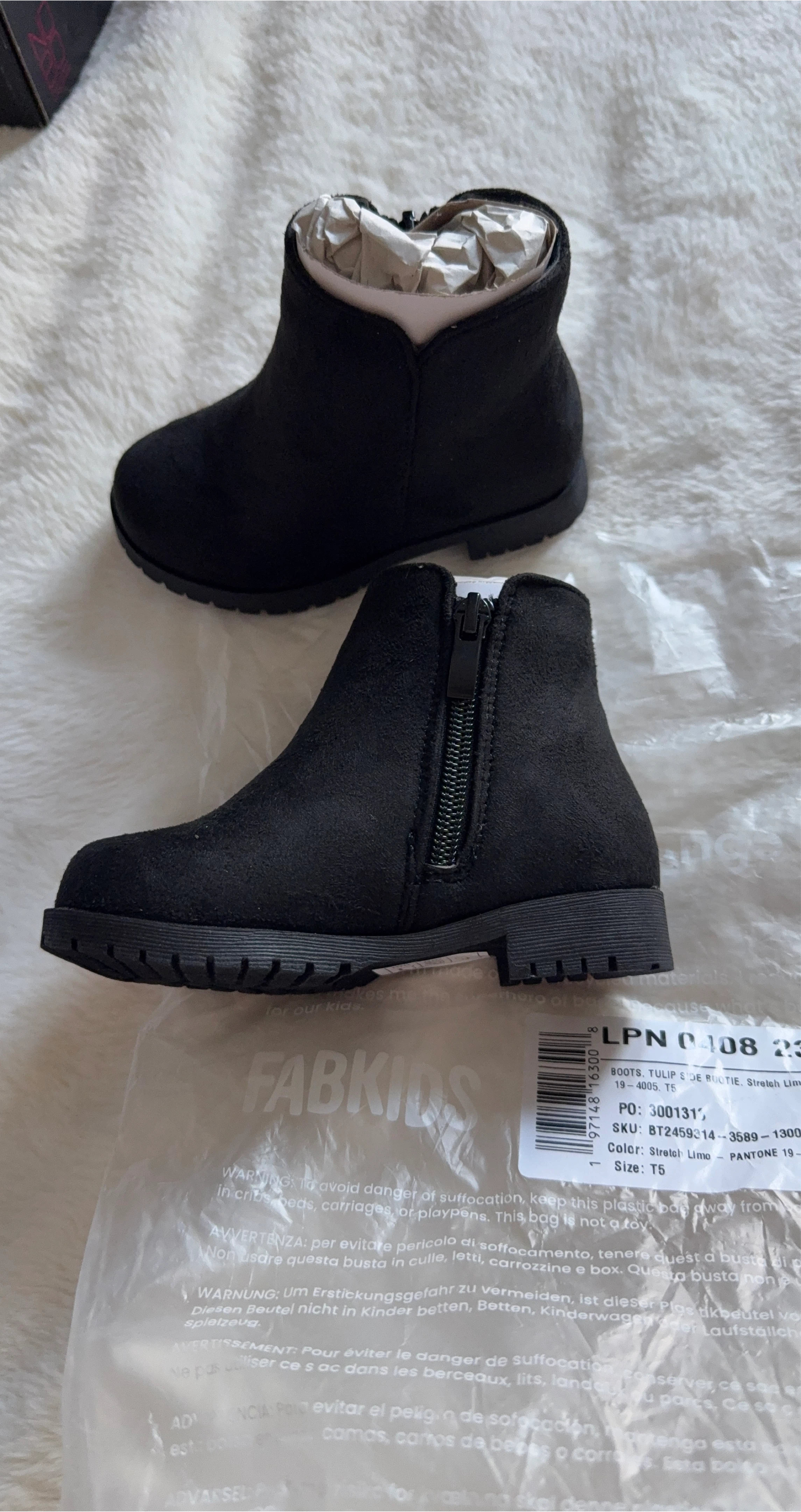 FabKids Black Suede Tulip Side Bootie Boots Size T5