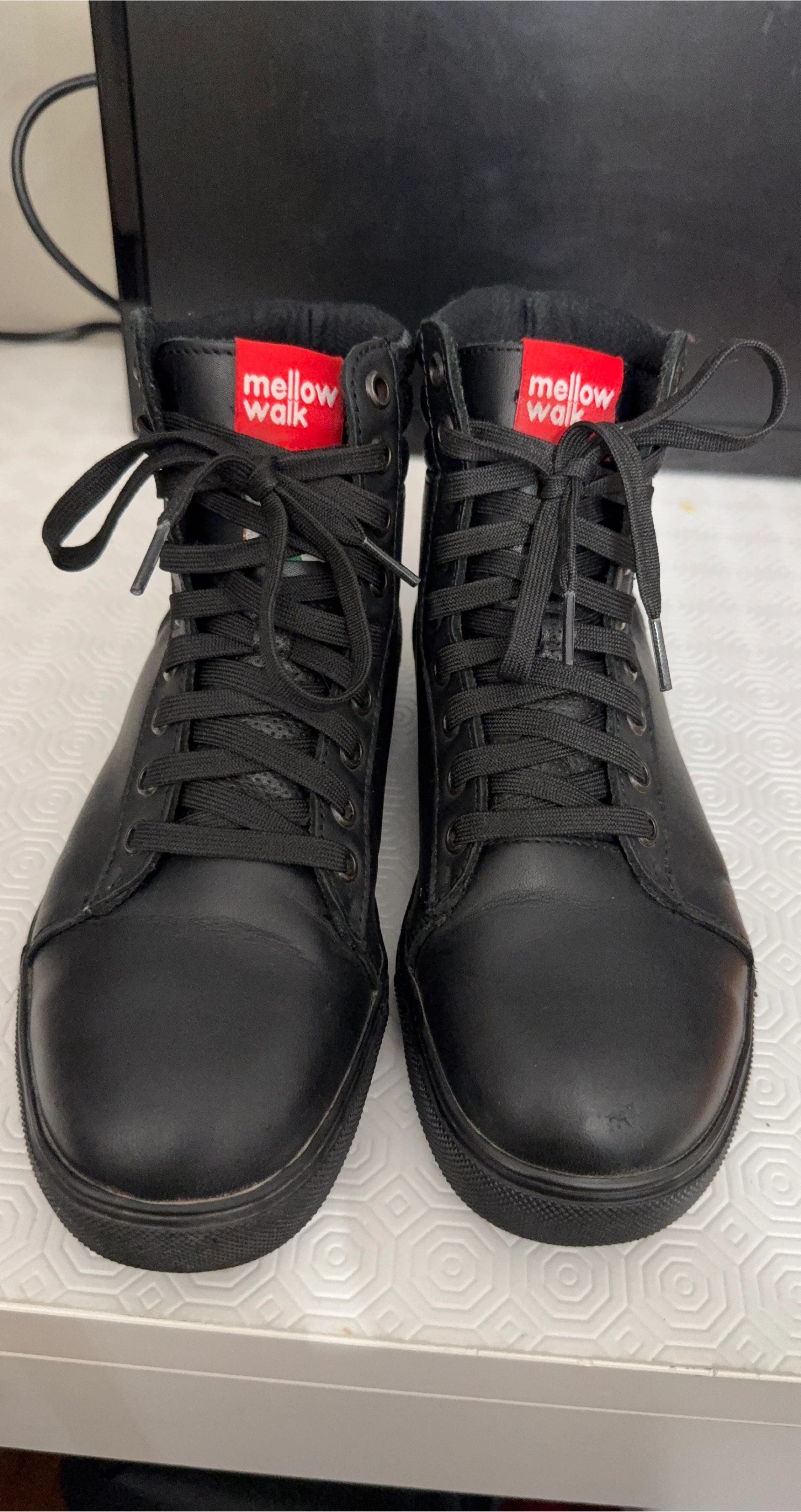 Mellow Walk Black High-Top Safety Shoes