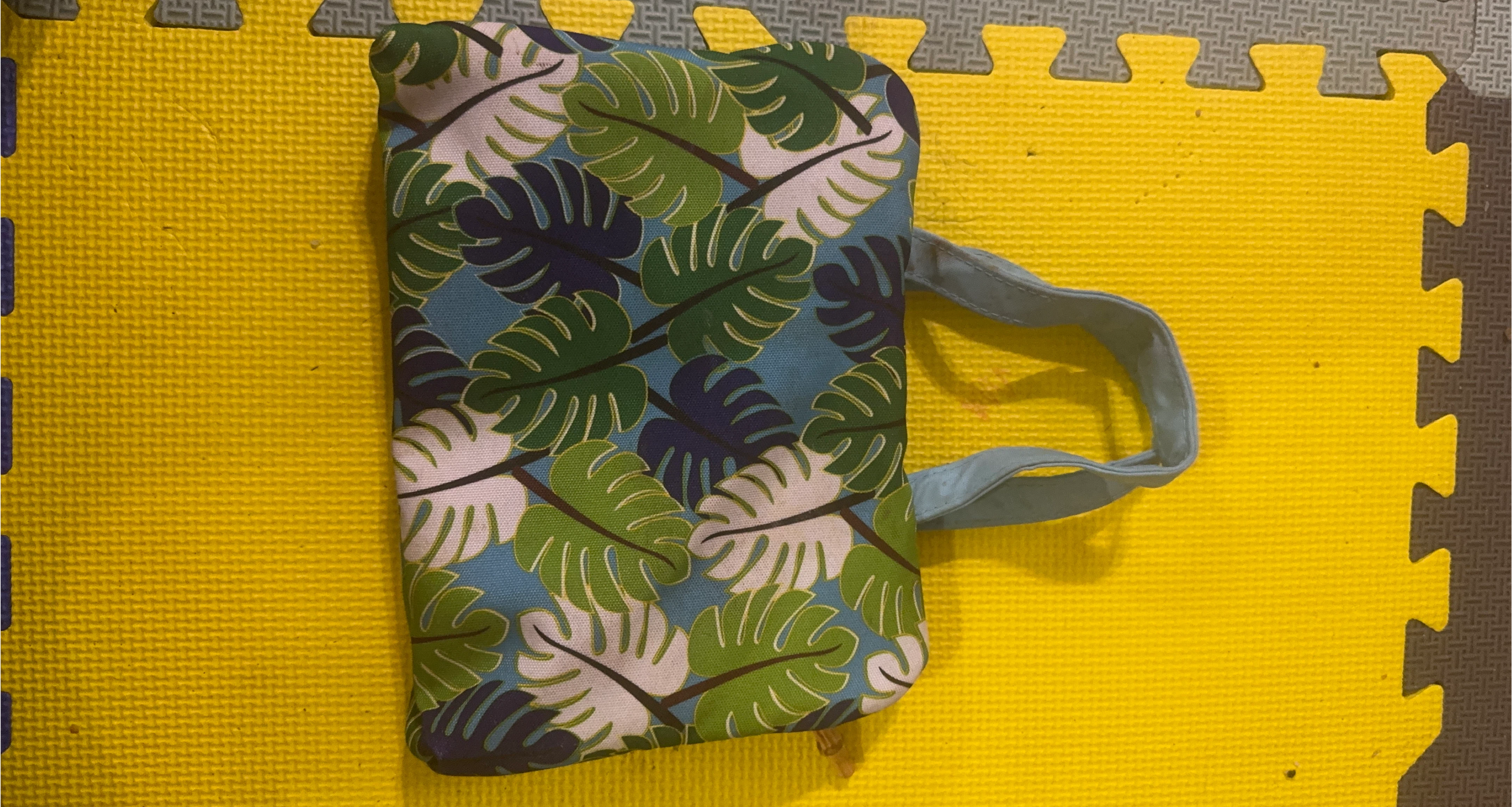Hanging Toiletry Bag with Leaf Print