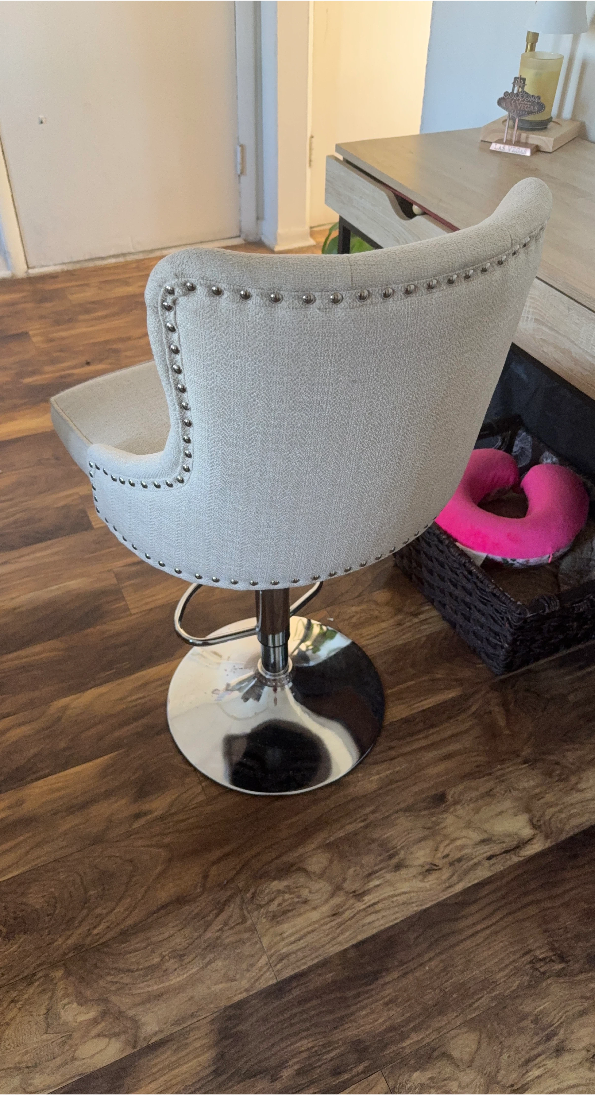 Tufted Upholstered Swivel Bar Stool