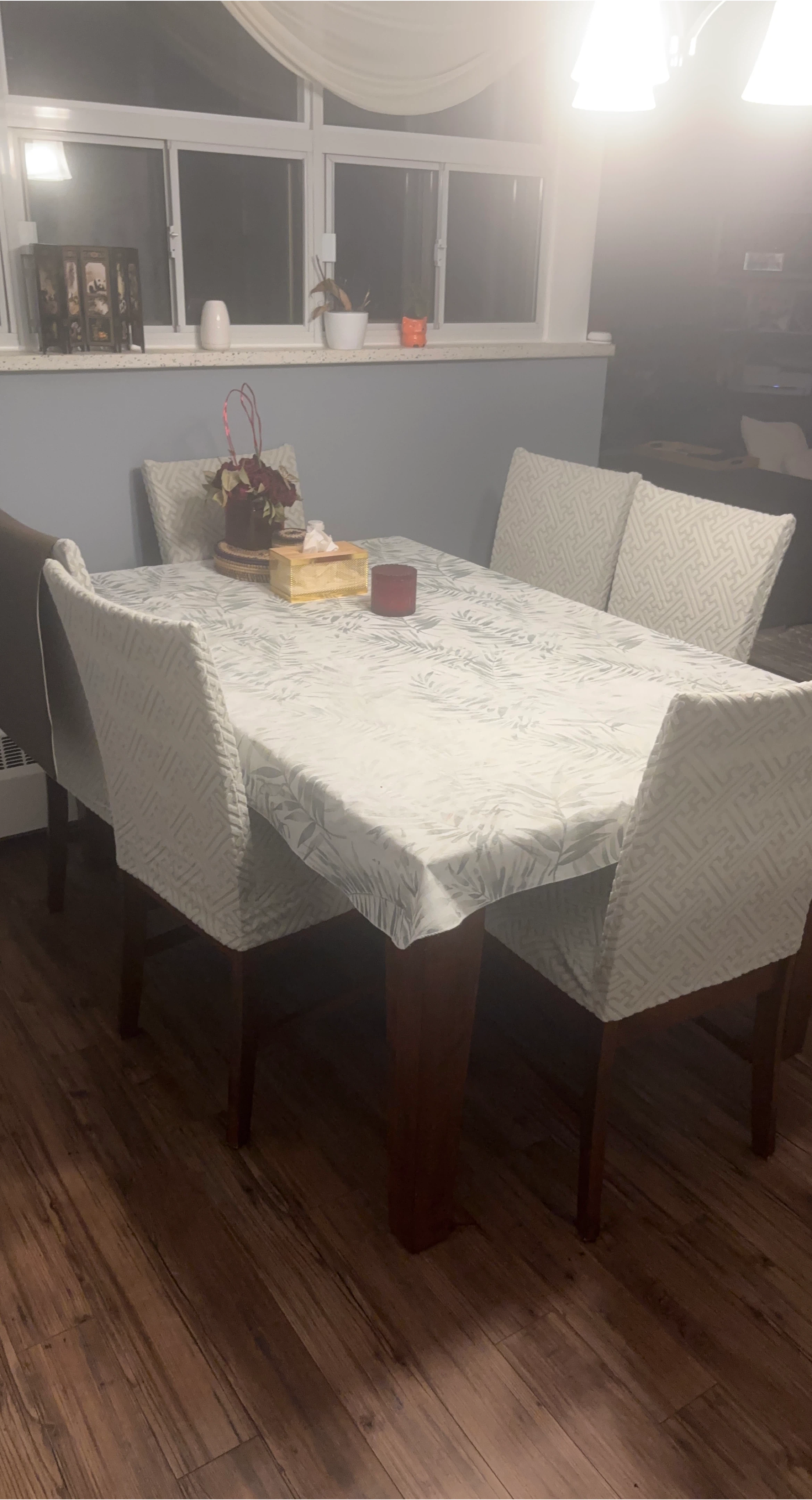 Dining Table and Chairs Set