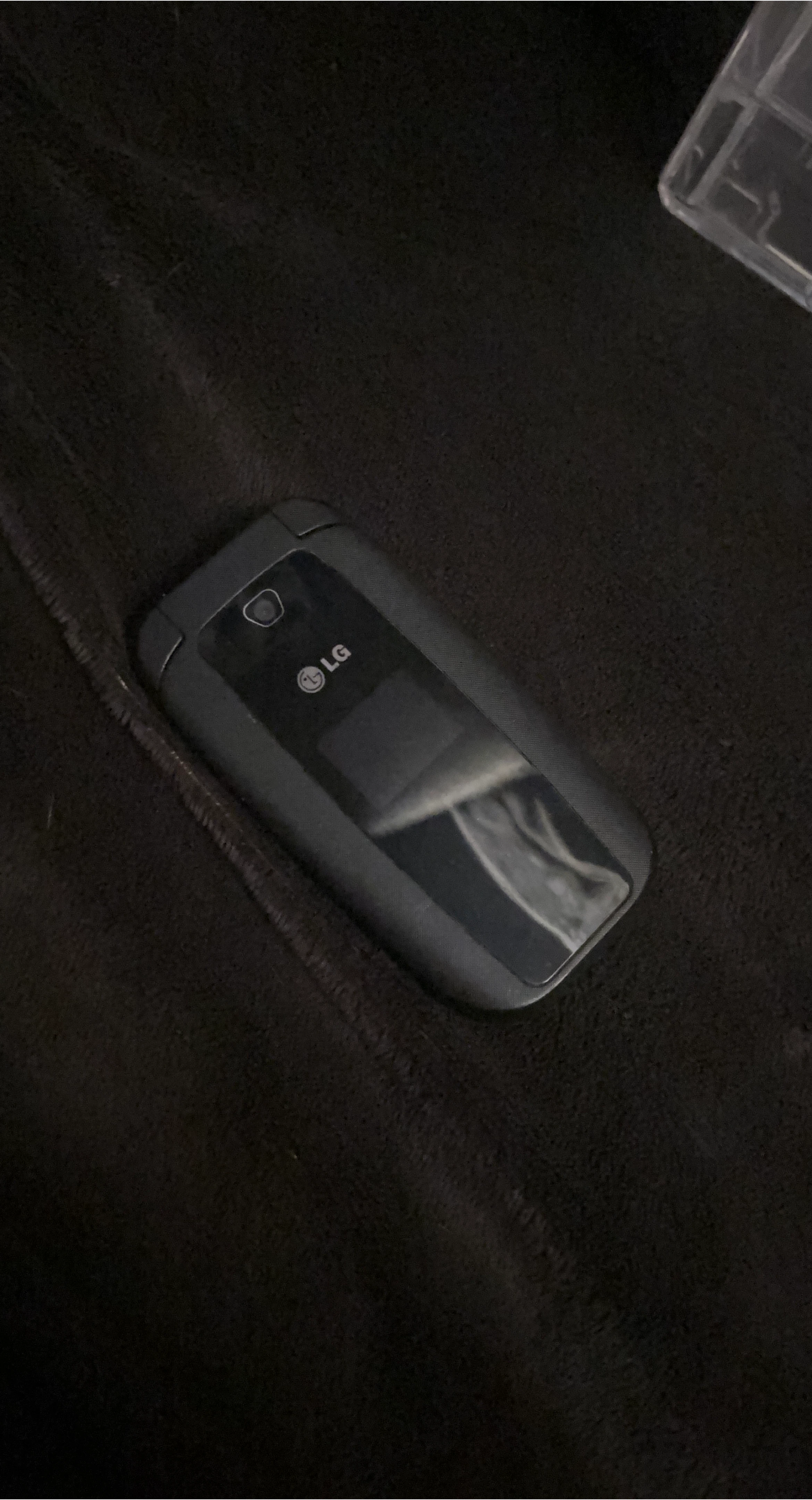 LG Flip Phone - Black