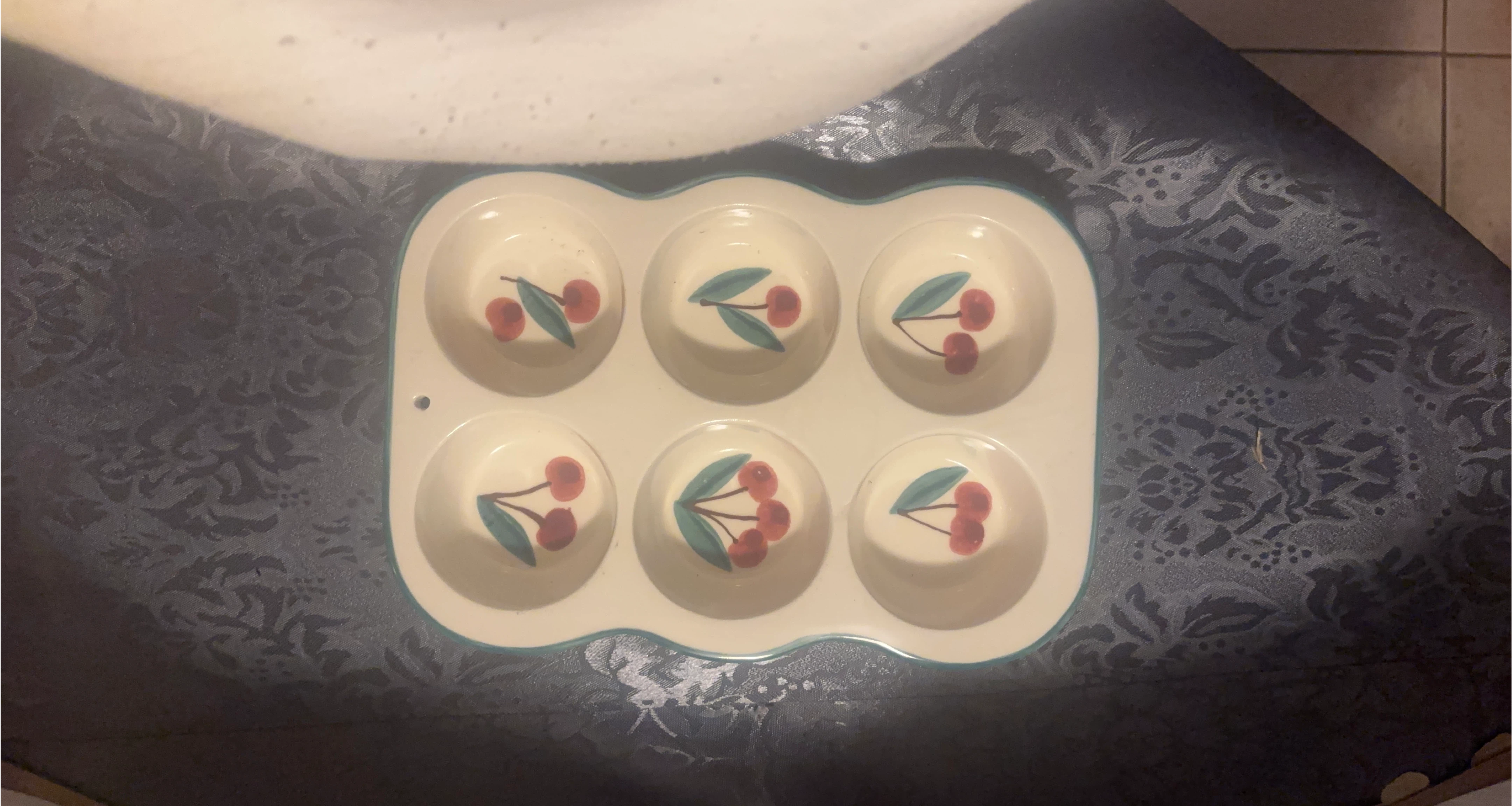 Cherry Print Muffin Pan