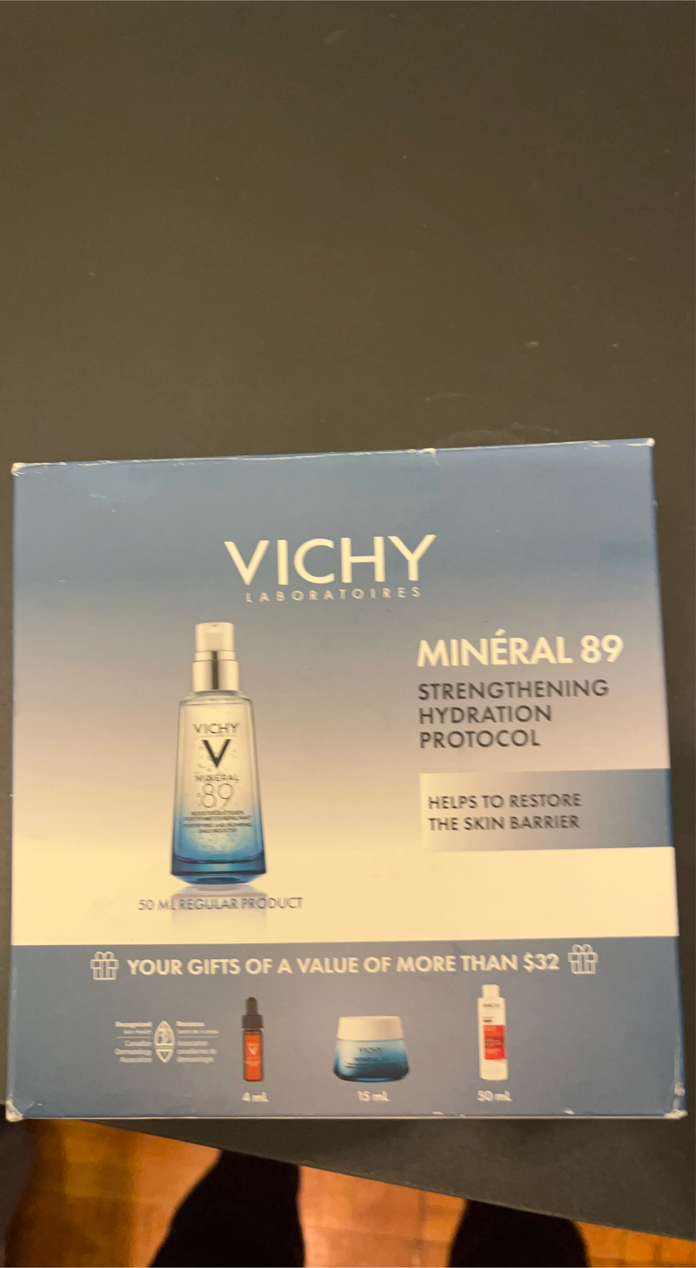 Vichy Minéral 89 Strengthening Hydration Protocol Set