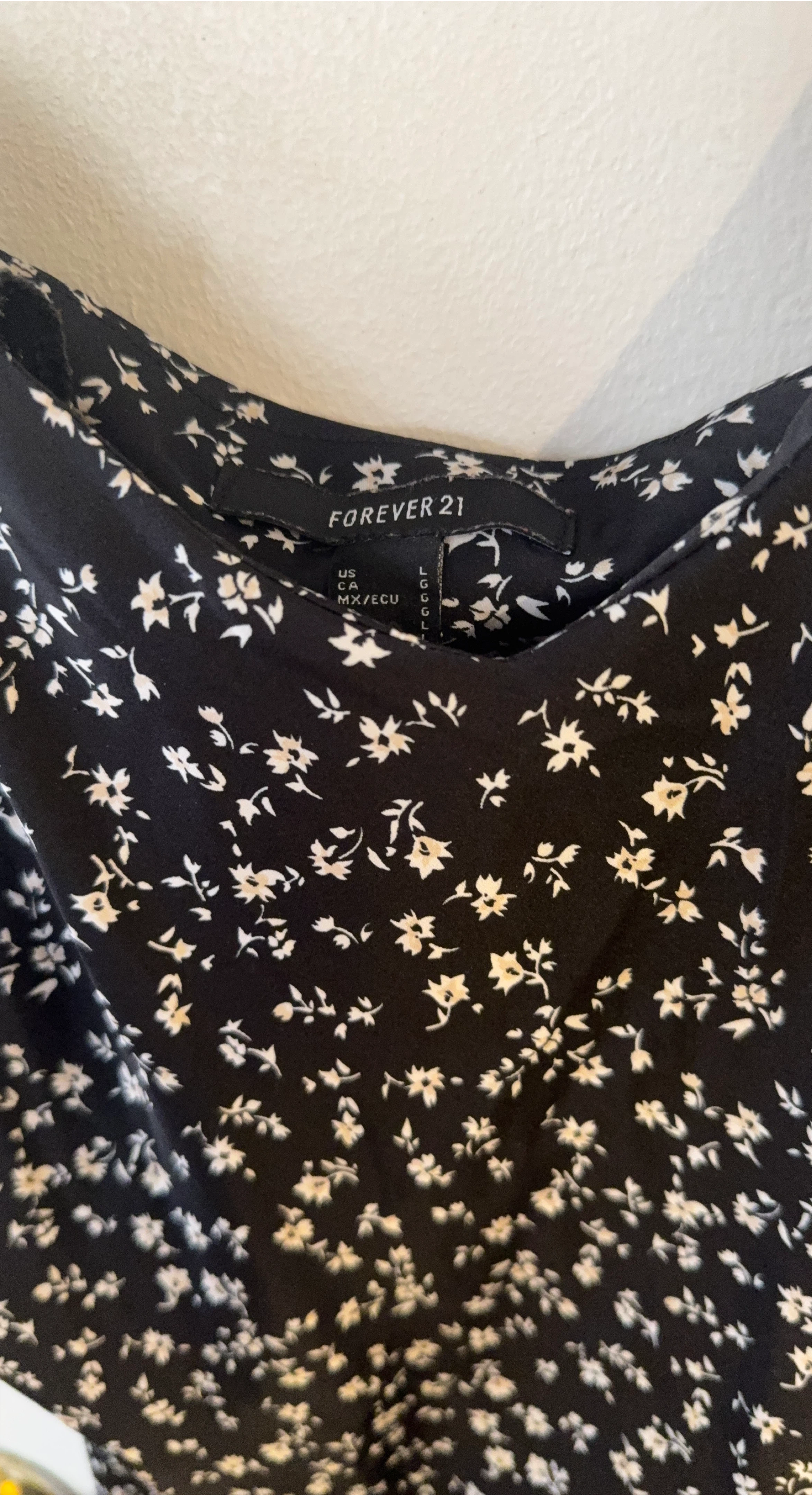 Forever 21 Black Floral Print Cami Top - Size L