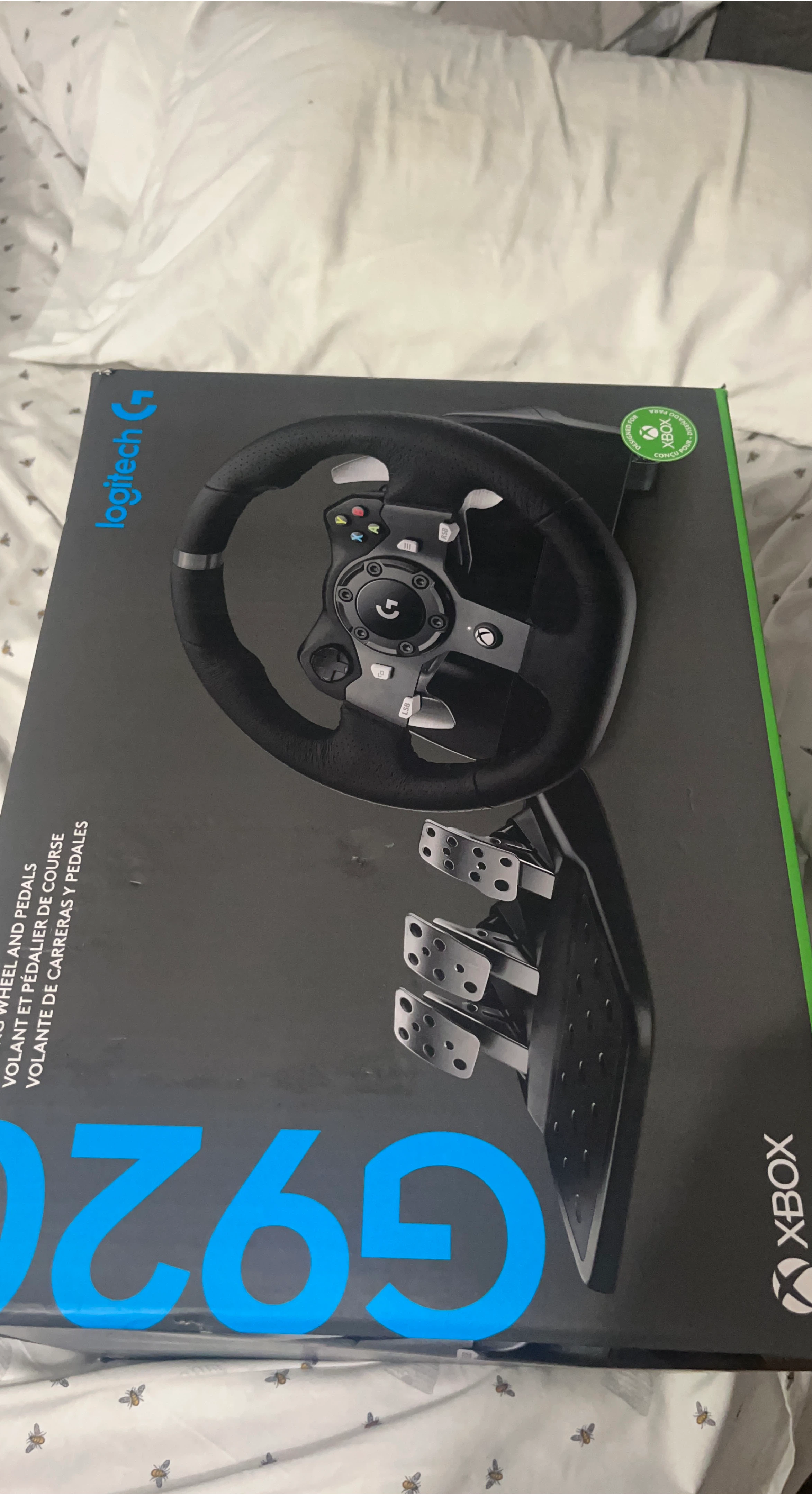 Logitech G920 Driving Force Racing Wheel and Pedals for Xbox