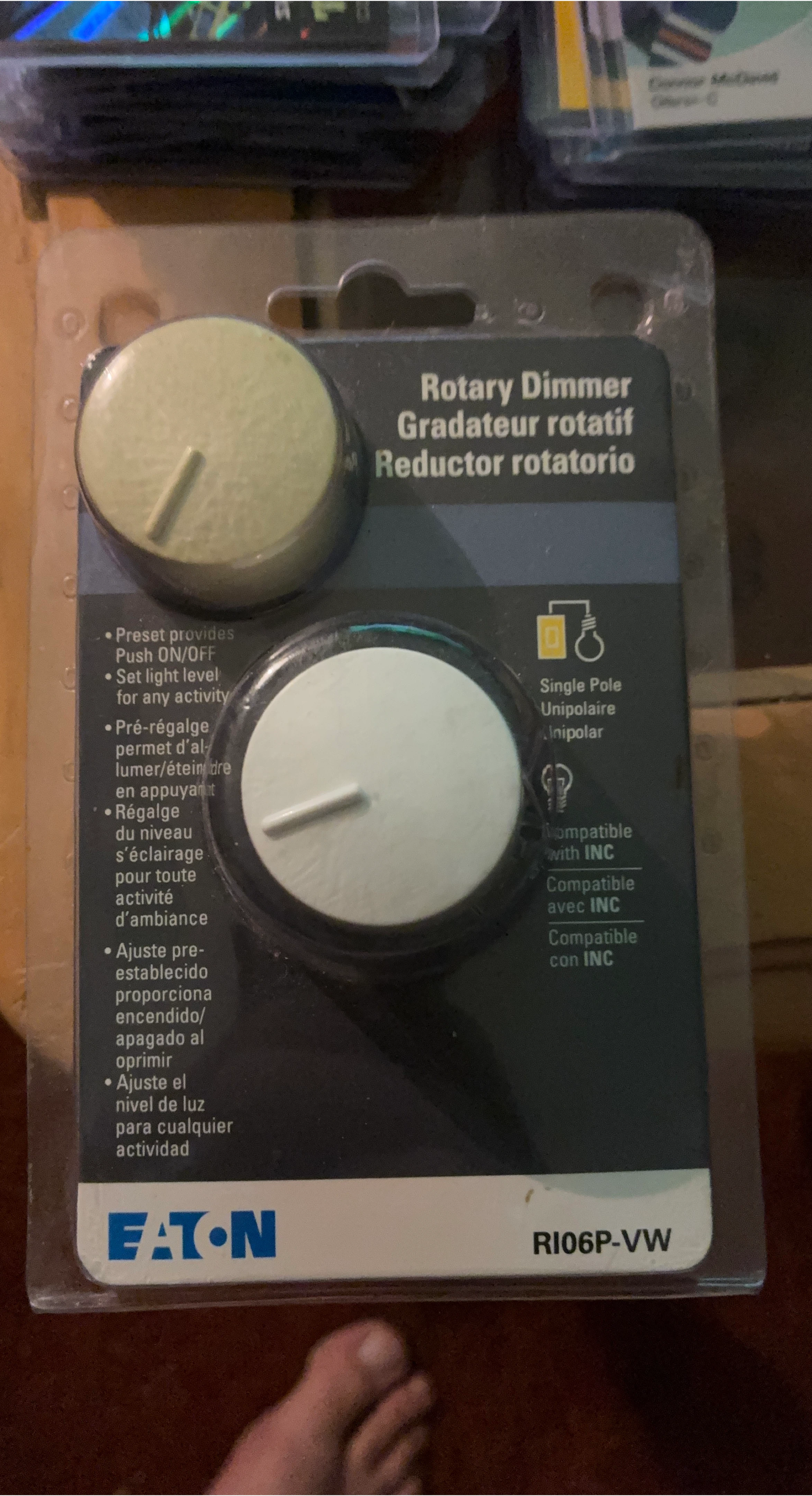 Eaton Rotary Dimmer RI06P-VW