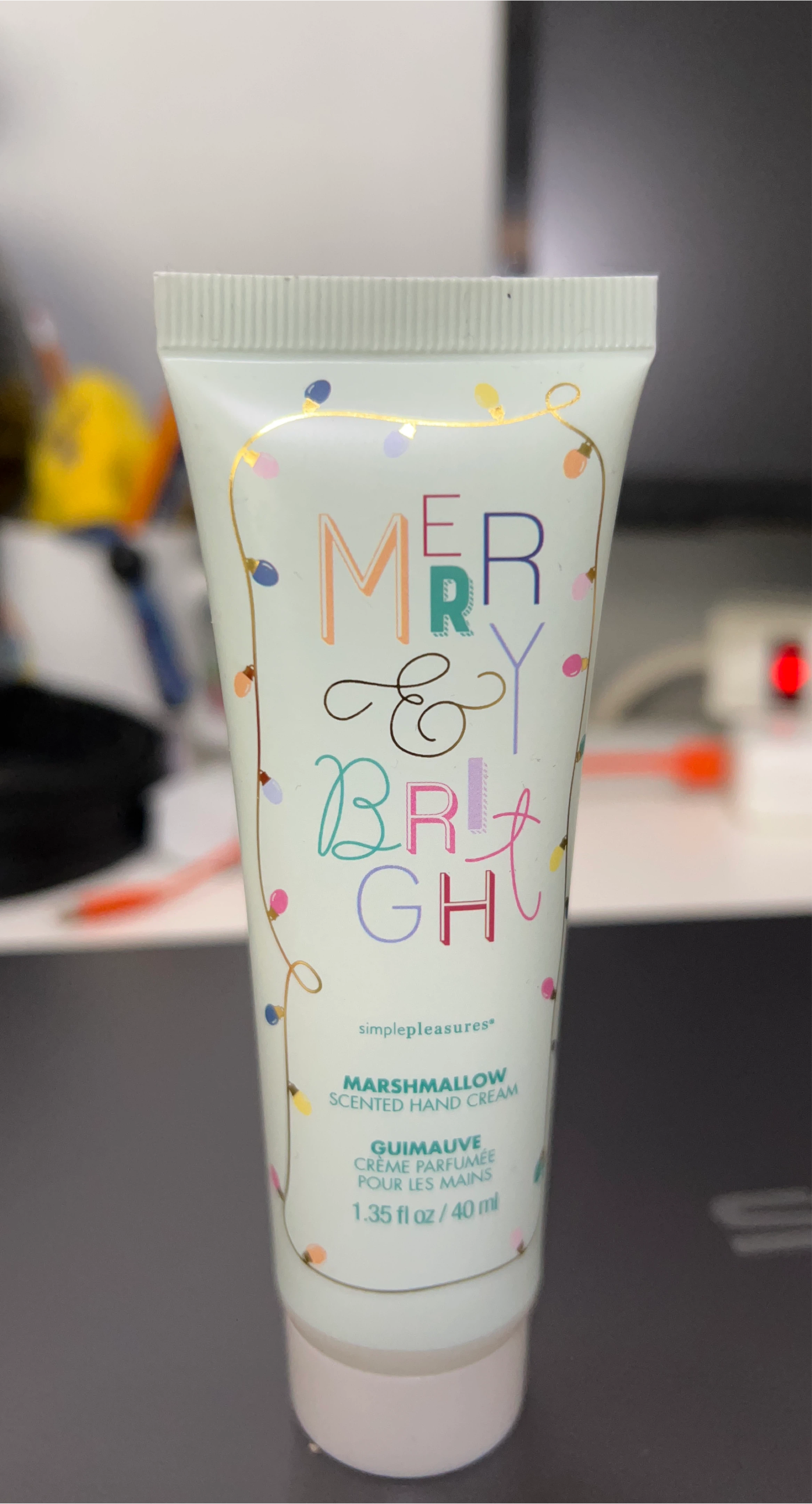 Simple Pleasures Merry & Bright Marshmallow Hand Cream 40ml