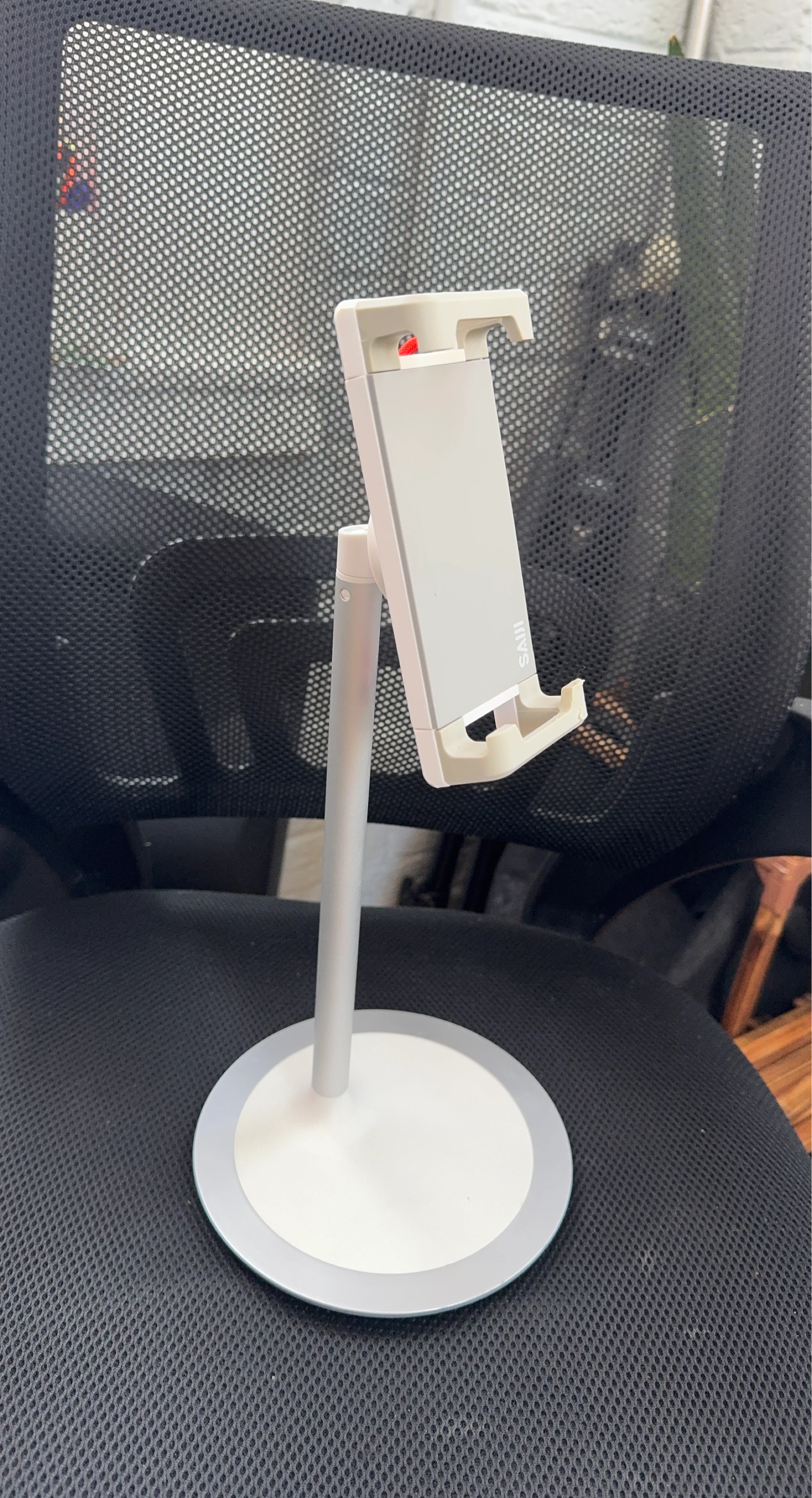SAUI Tablet Stand