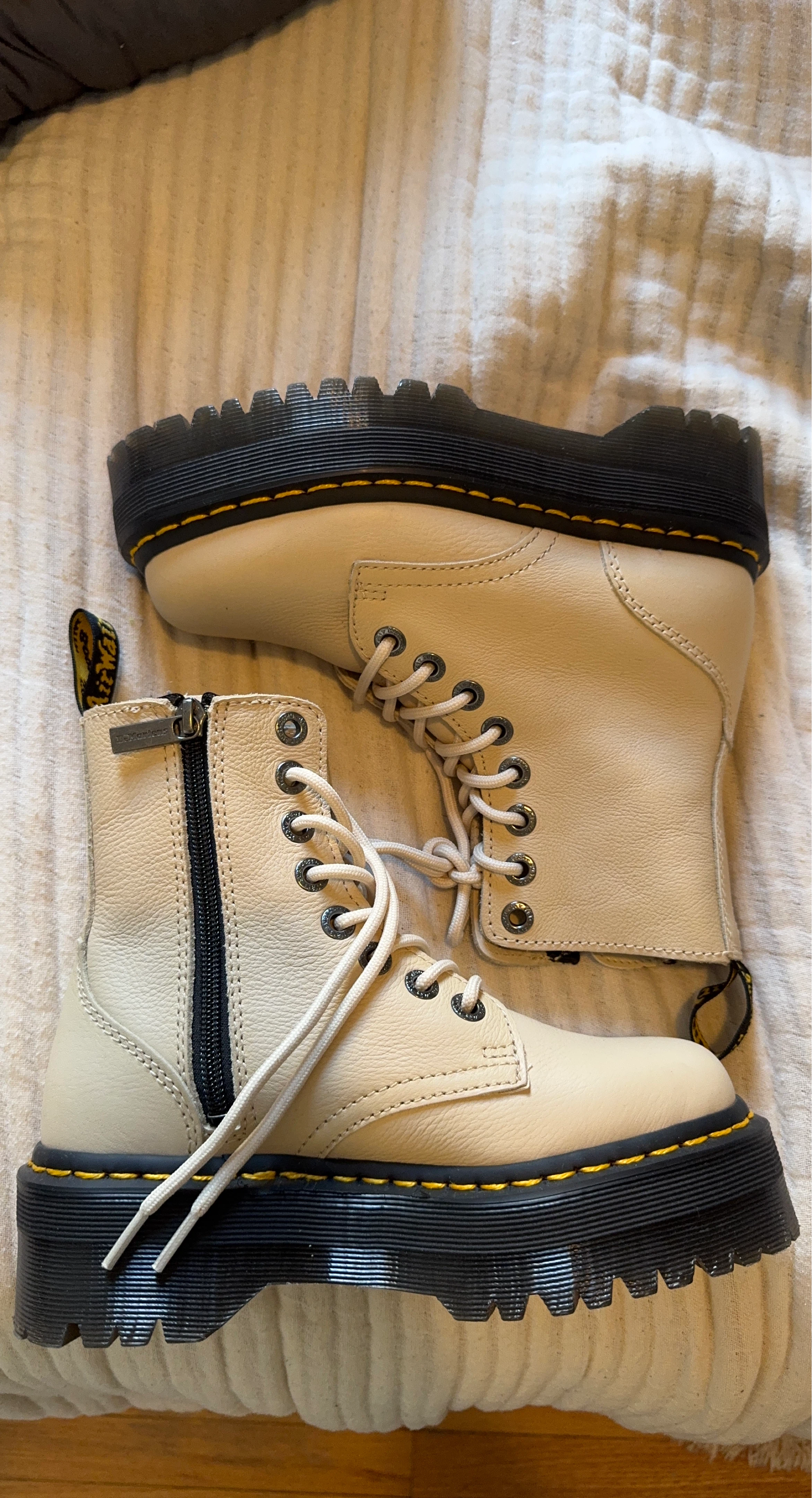 Dr. Martens JADON II Boots Beige Size 5