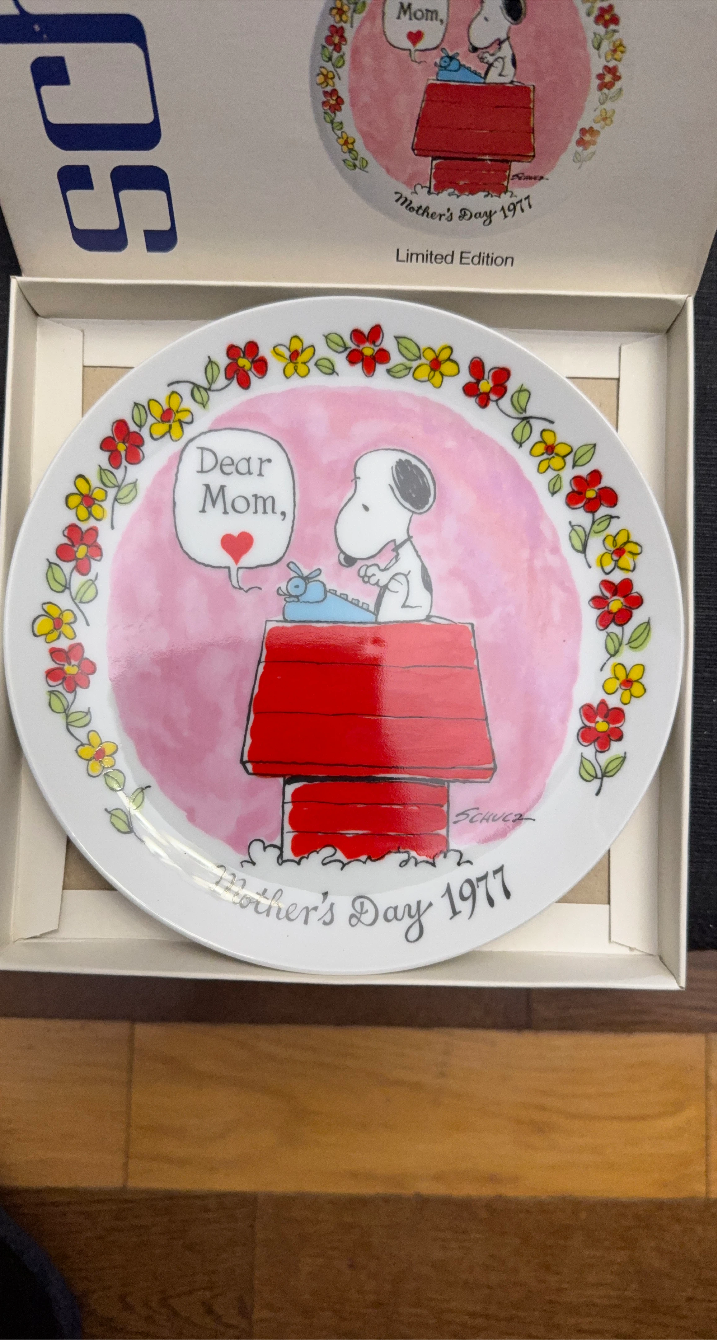 1977 Peanuts Mother's Day Plate - Snoopy