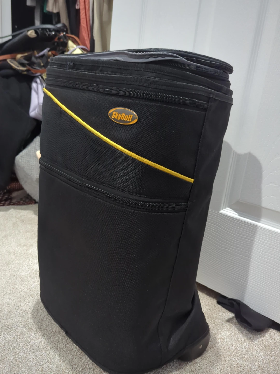 SkyRoll Black Rolling Luggage Bag