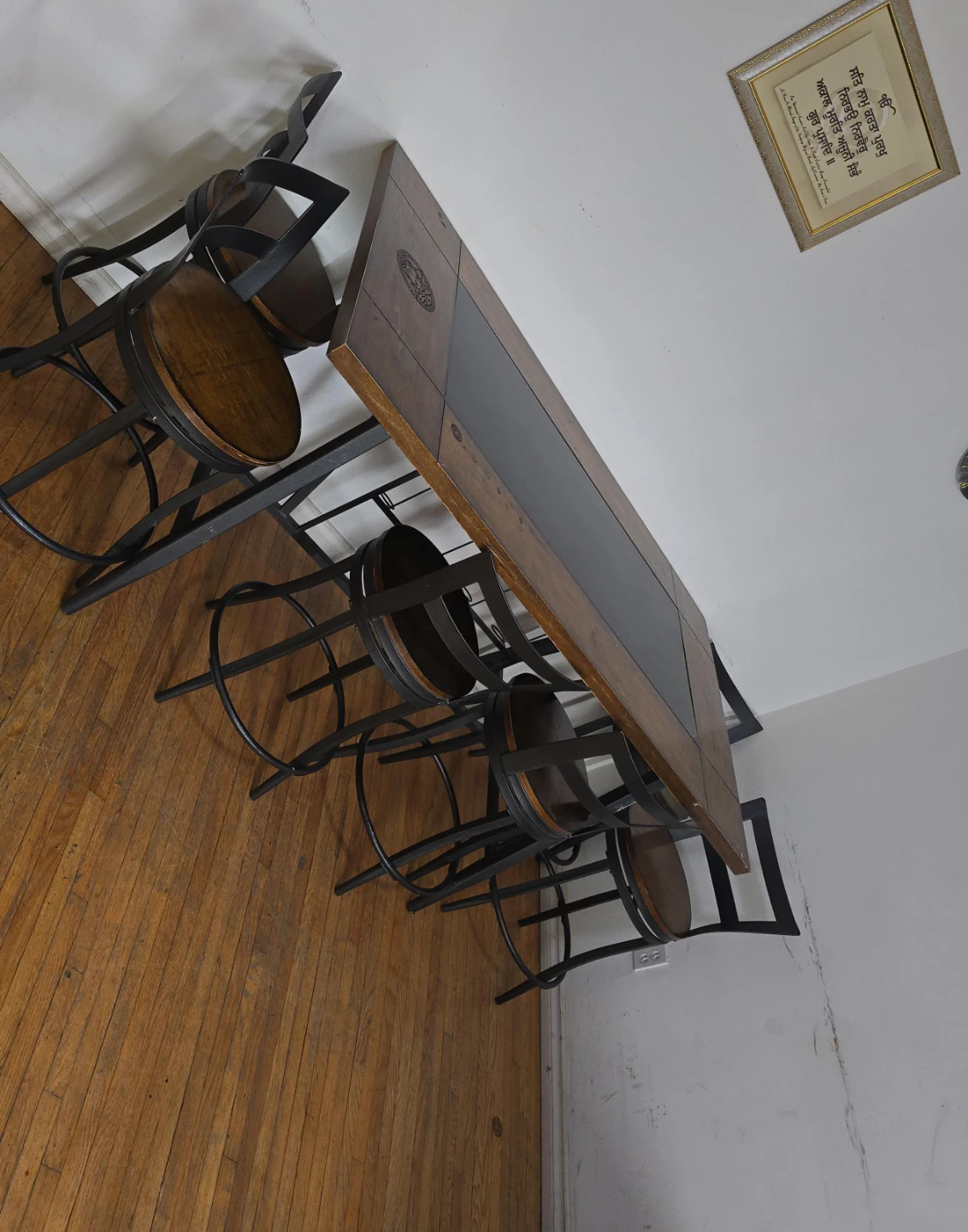 Table Set with 6 Rotating Chairs
