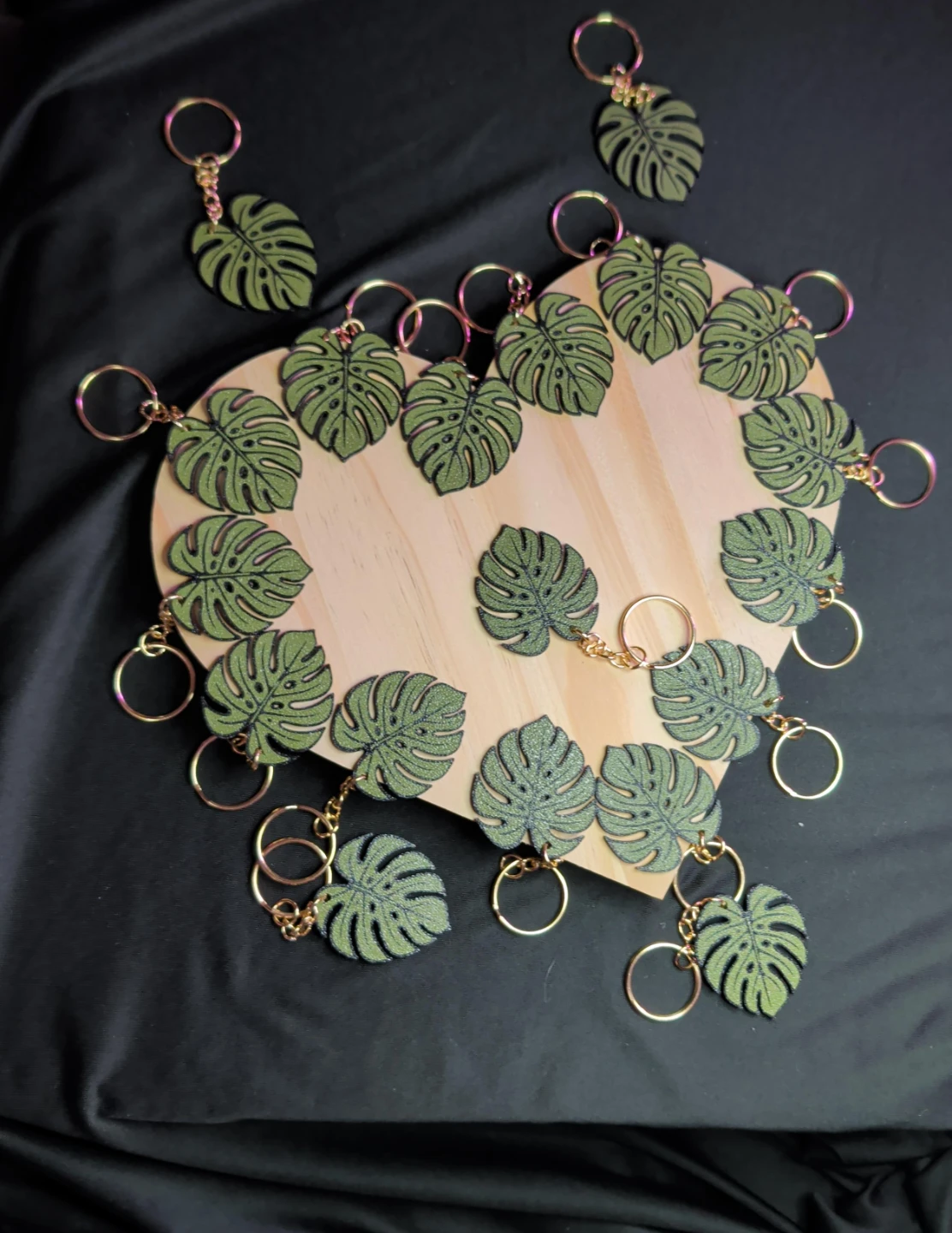 🌿 Free Monstera Keychain (Etobicoke) 💚