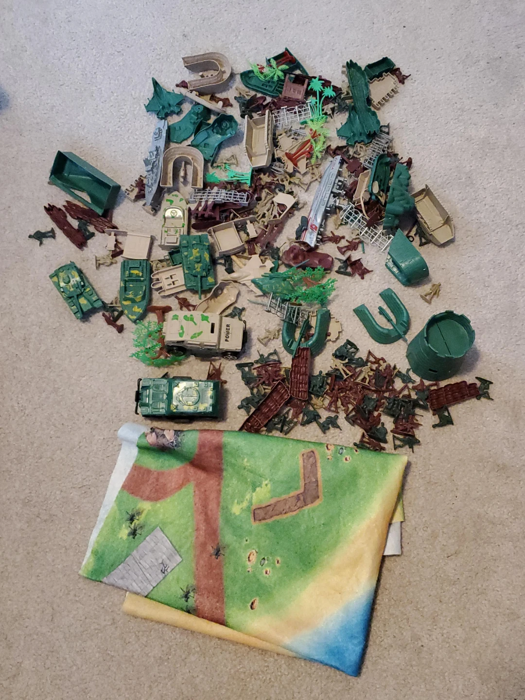 Toy Soldier Battle Playset with Vehicles and Map