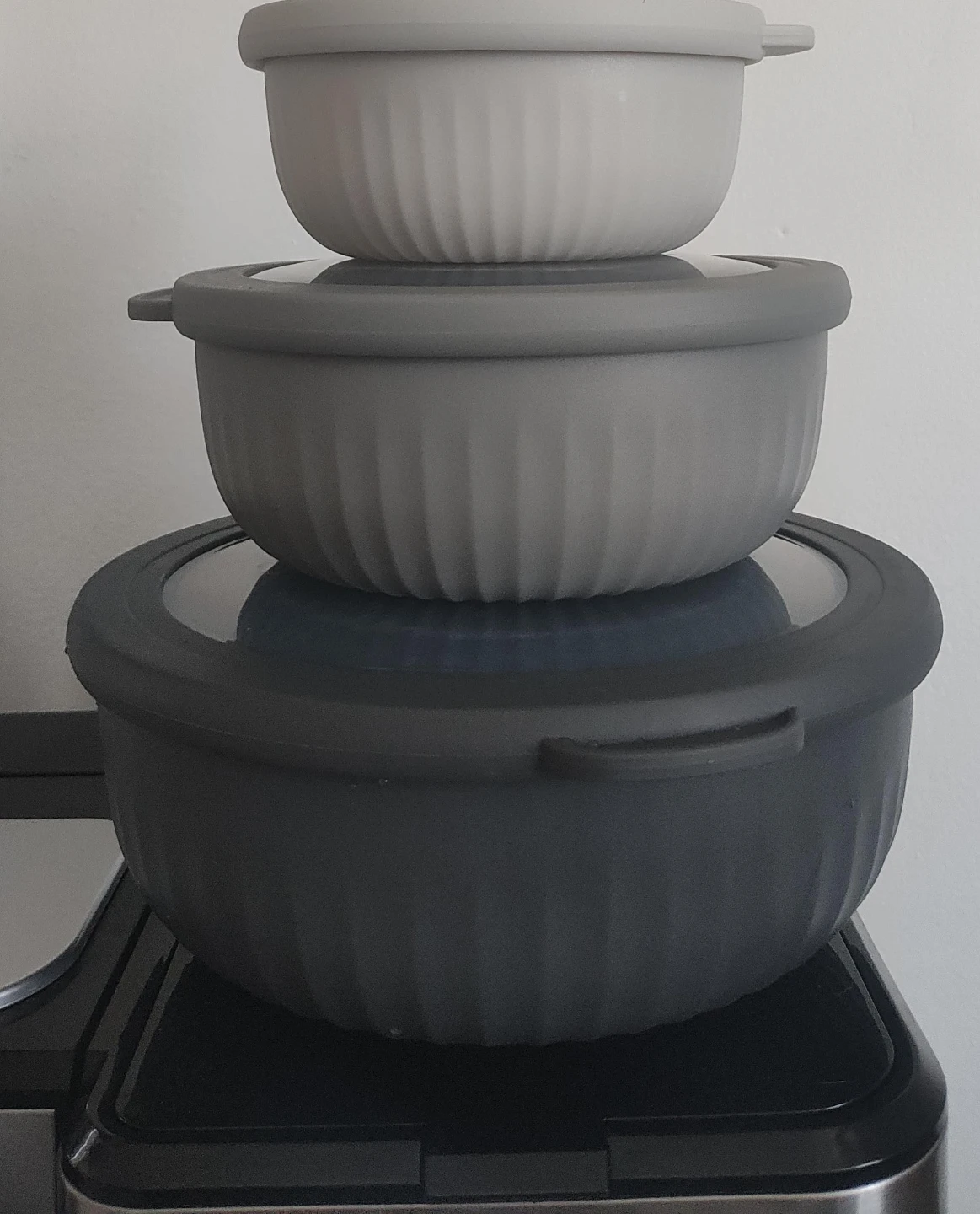 Set of 3 Grey Storage Bowls with Lids