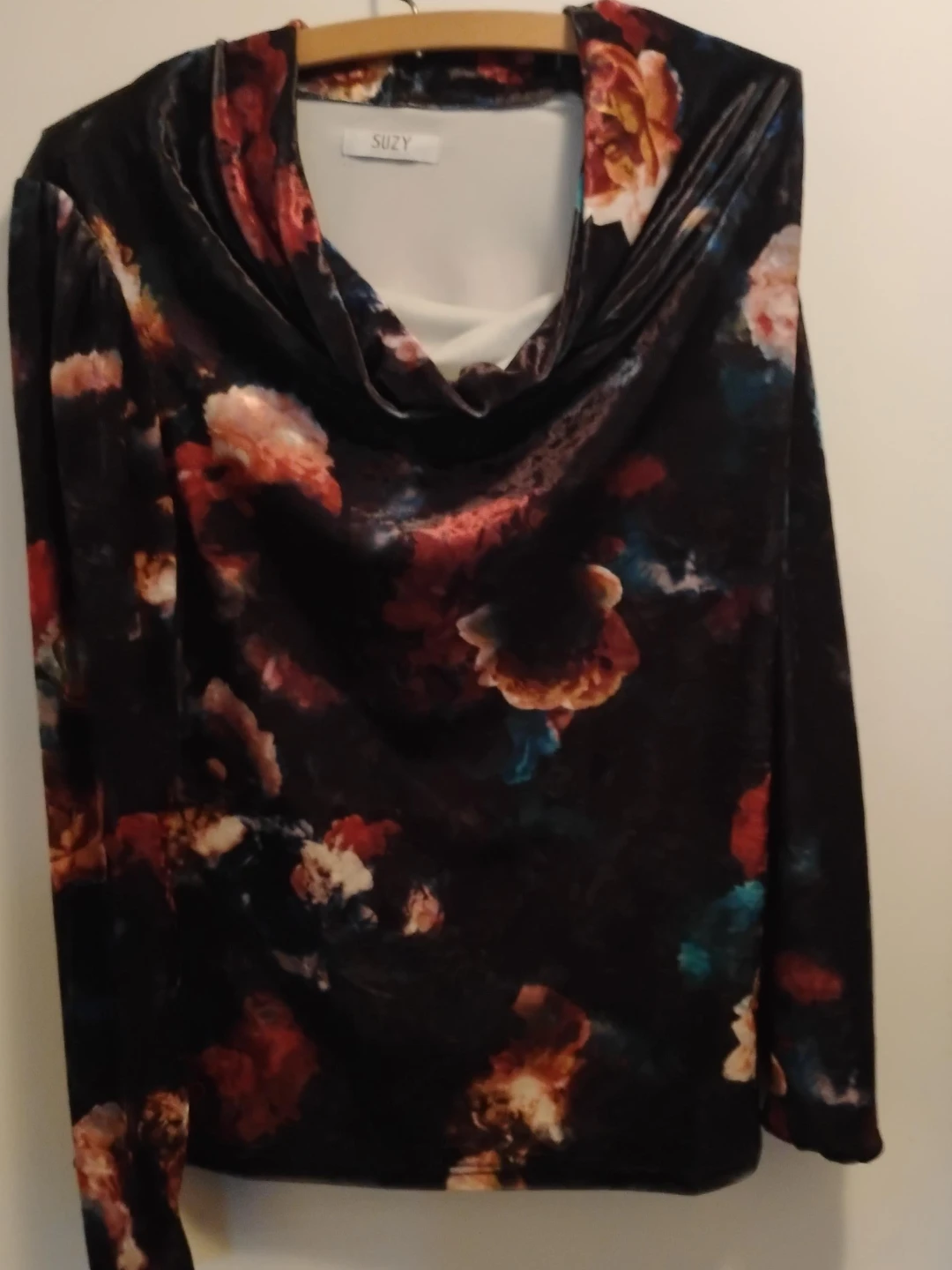 Suzy Shier Velour Floral Cowl Neck Top L/G