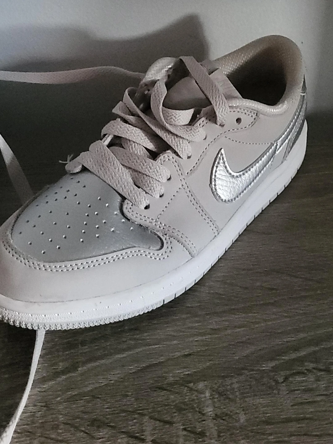 Nike Air Jordan 1 Low SE GS 'Light Arctic Pink' Sneakers