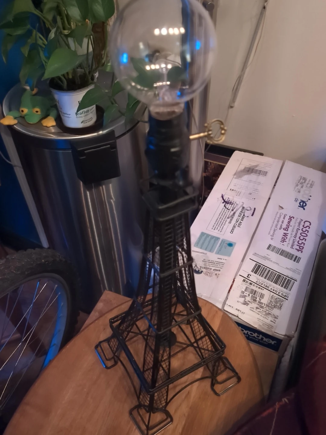 Eiffel Tower Table Lamp