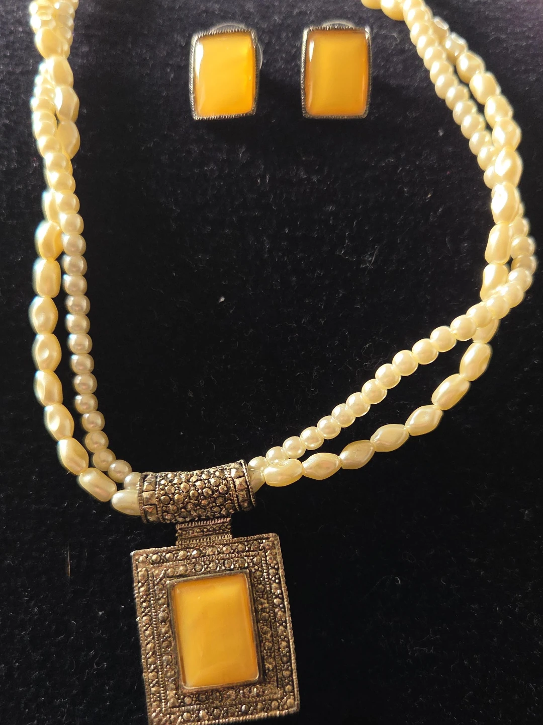 Pearl Necklace and Earrings Set