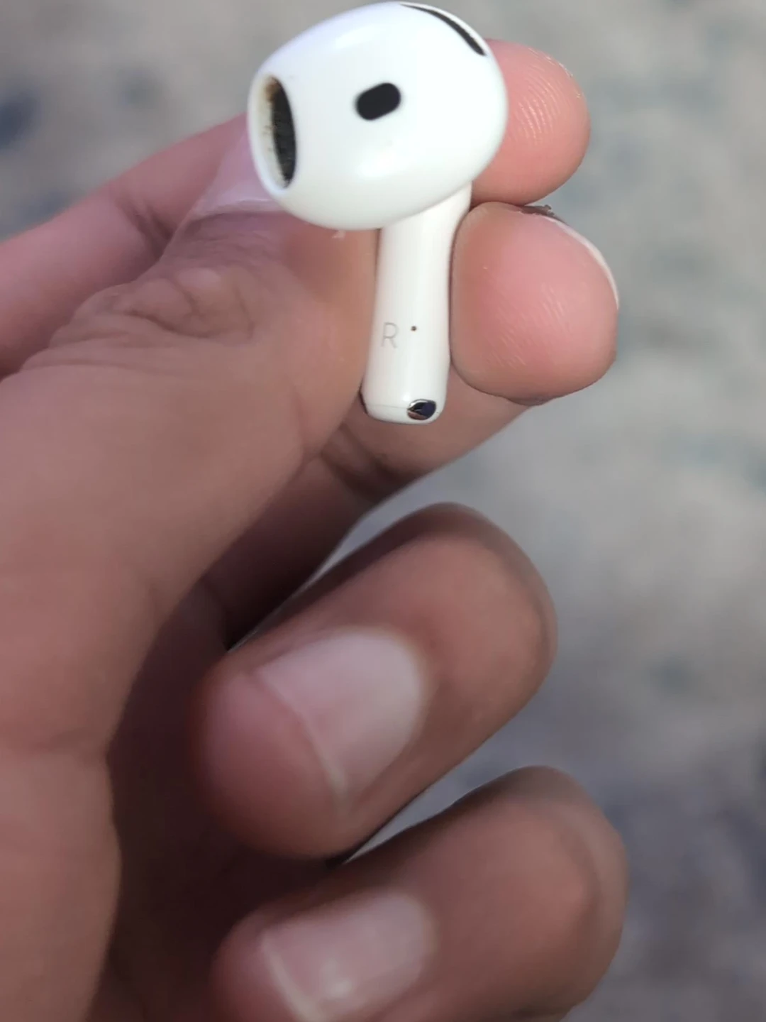 Apple AirPods 4 (Right Earbud)