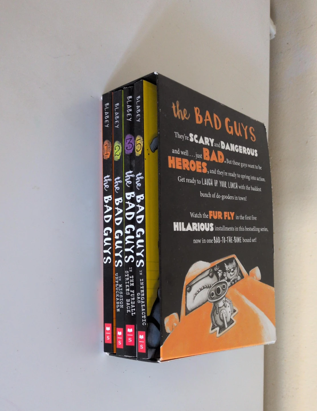 The Bad Guys Book Box Set Books 1-3& 5 by Aaron Blabey - photo 2