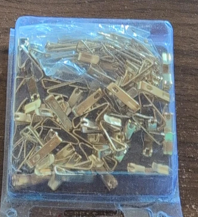 Bag of picture hooks