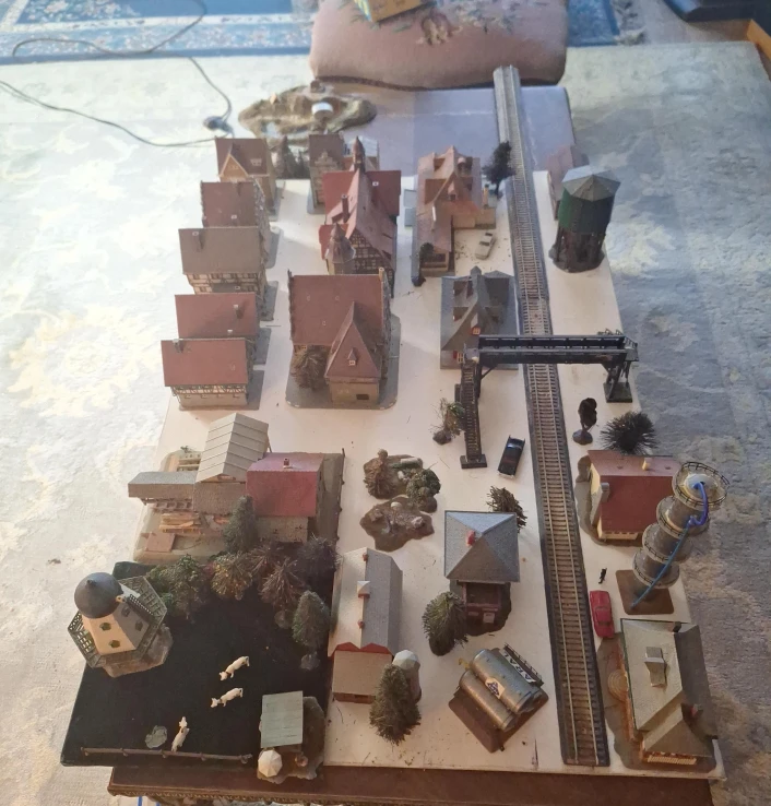 Model Train Village Scene Accessories