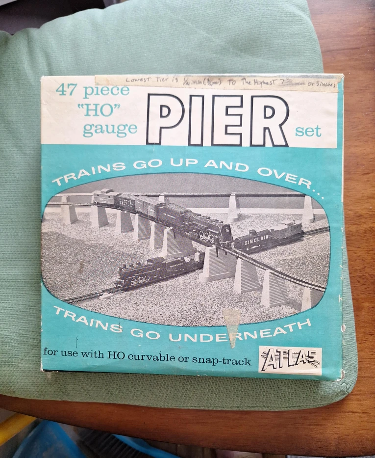Atlas HO Gauge 47 Piece Pier Set