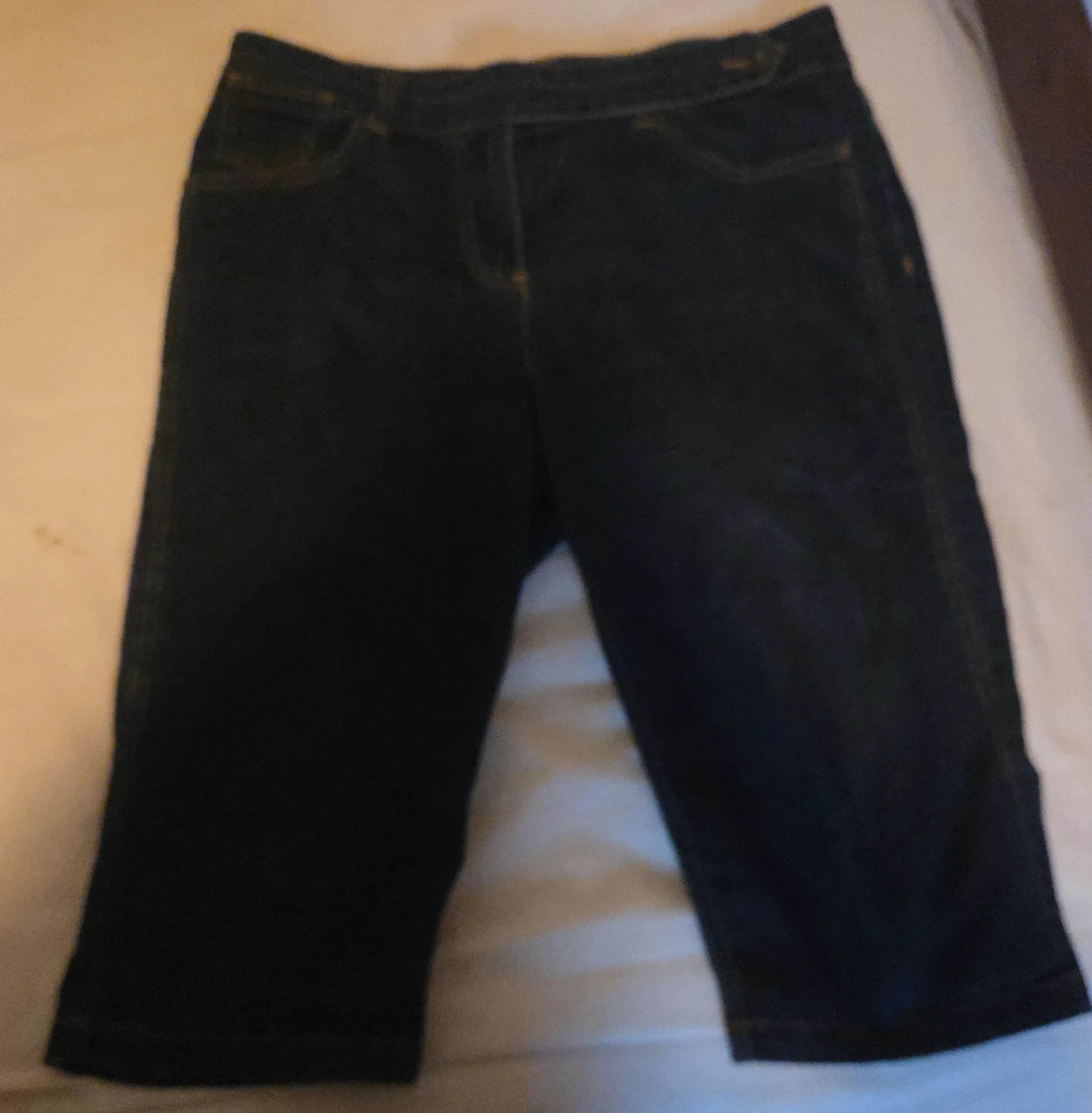 Women's Dark Wash Denim Capris Size 12