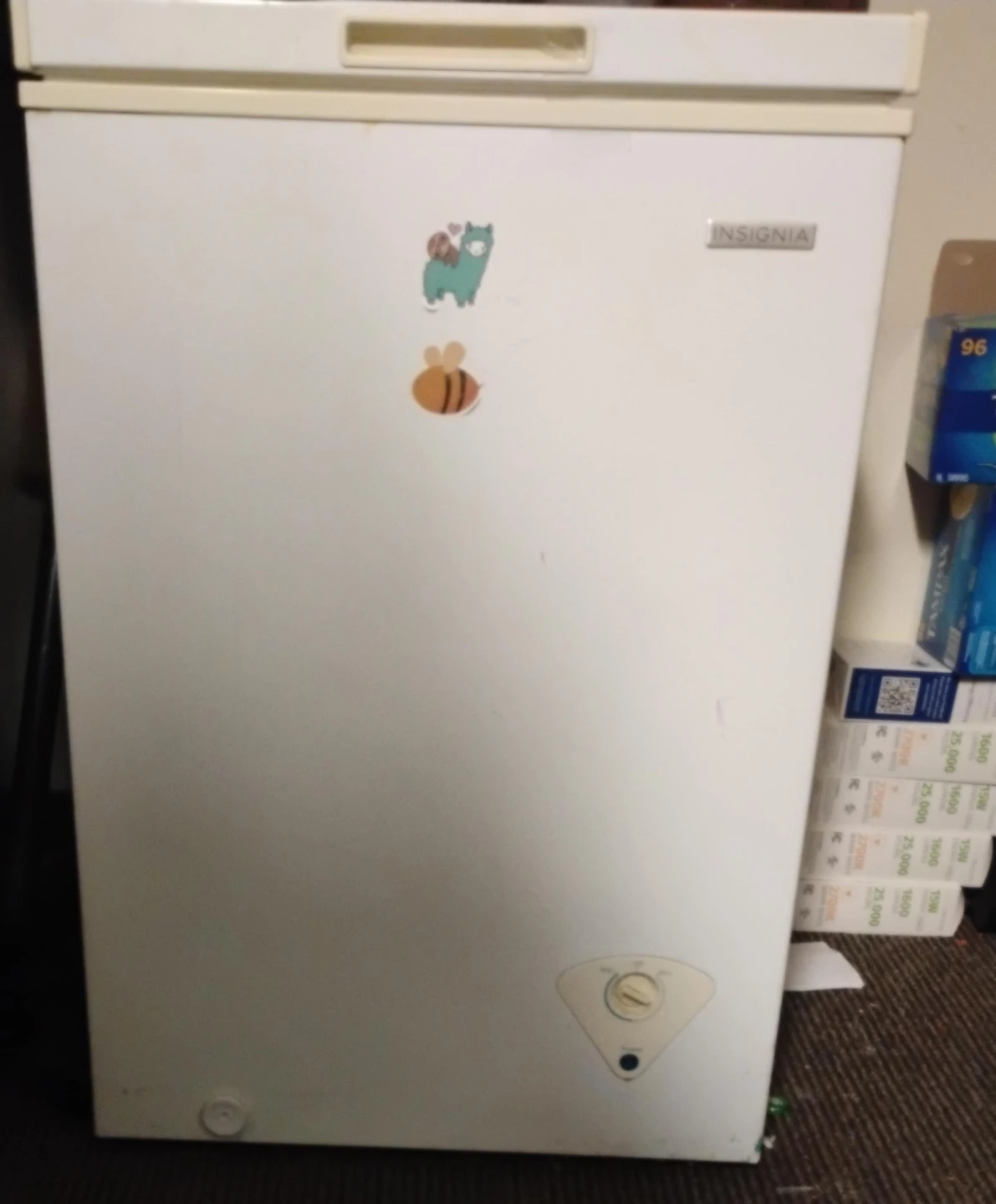 Insignia White Chest Freezer