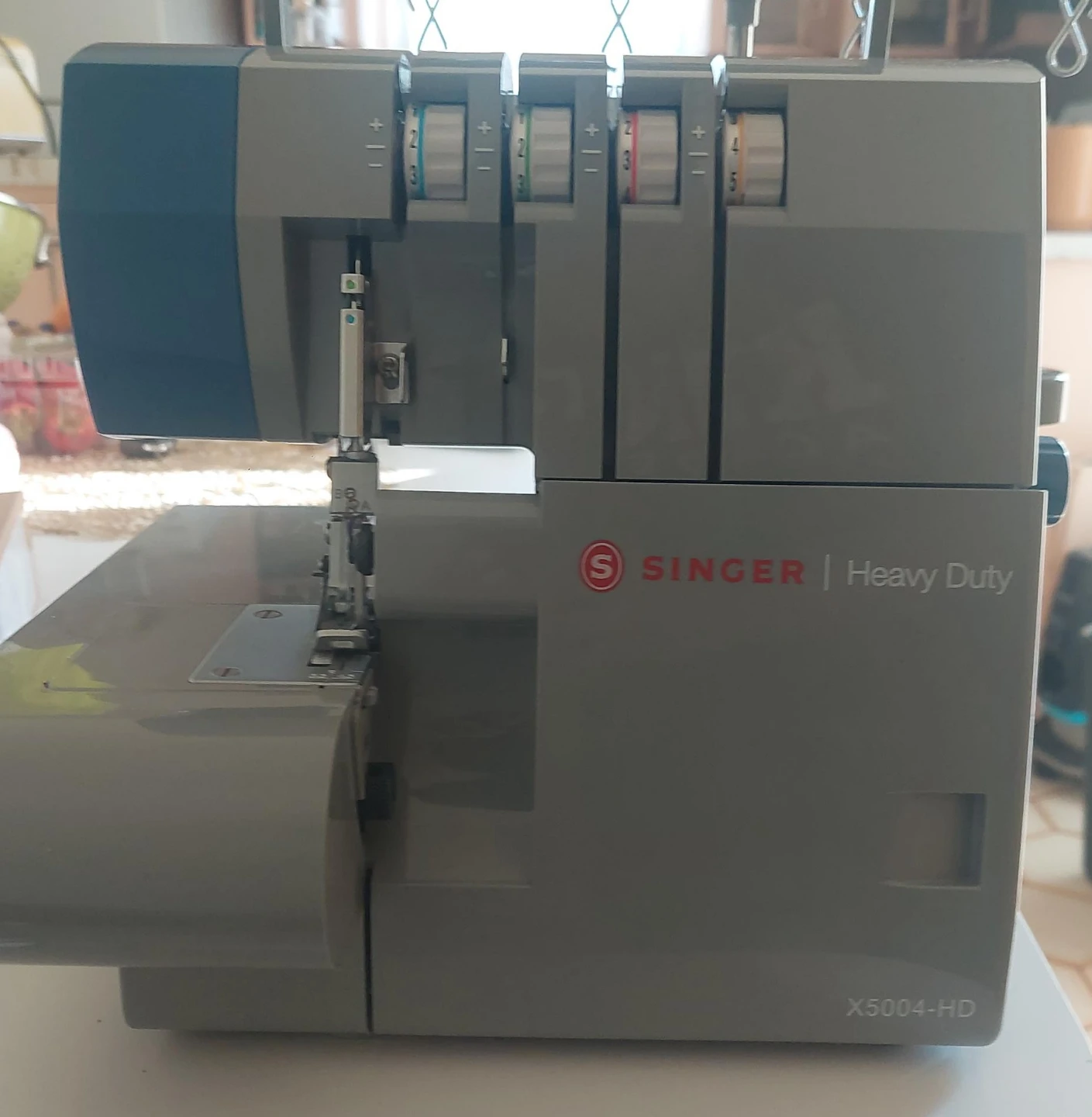 Singer Heavy Duty Serger X5004-HD