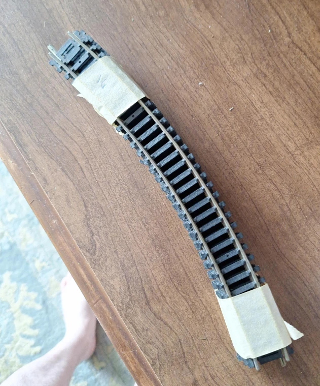 8 Curved HO Scale Train Track Section