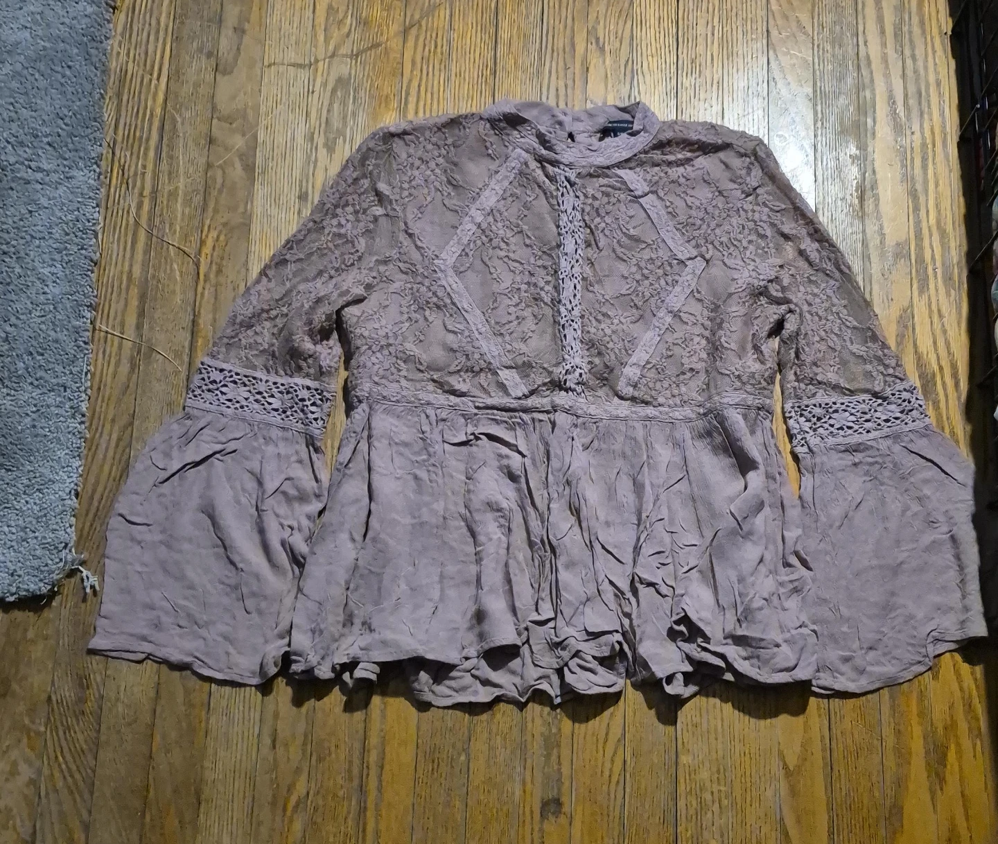 American Eagle Outfitters Lace Bell Sleeve Blouse - Small