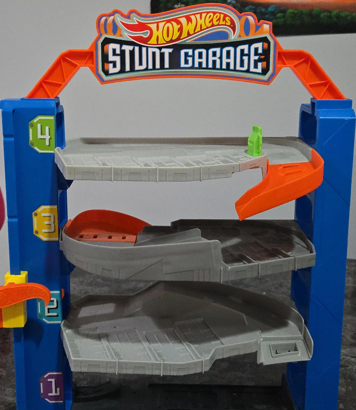 Hot Wheels Stunt Garage Playset